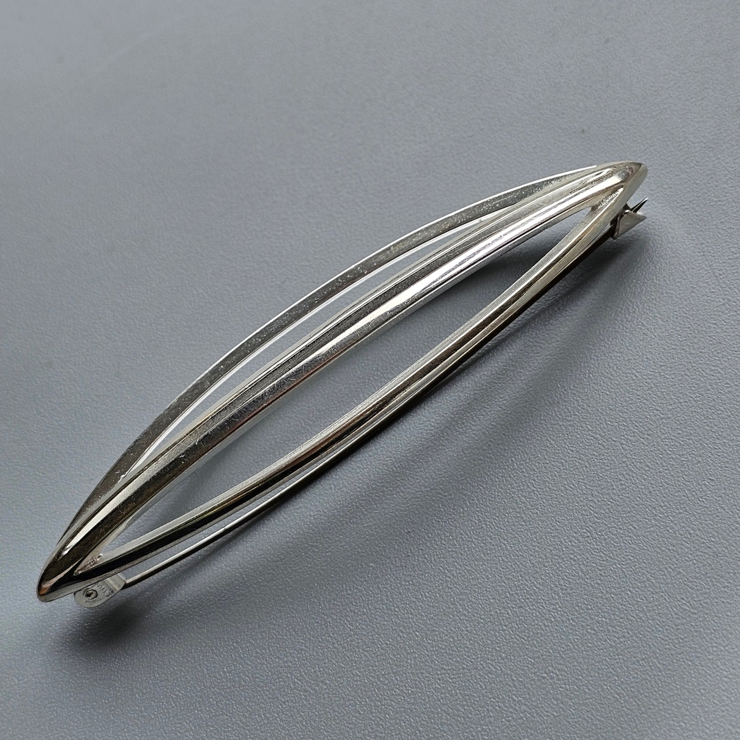 Finnish Modernist Open-Form Design Sterling Silver Brooch by Kaunis Koru