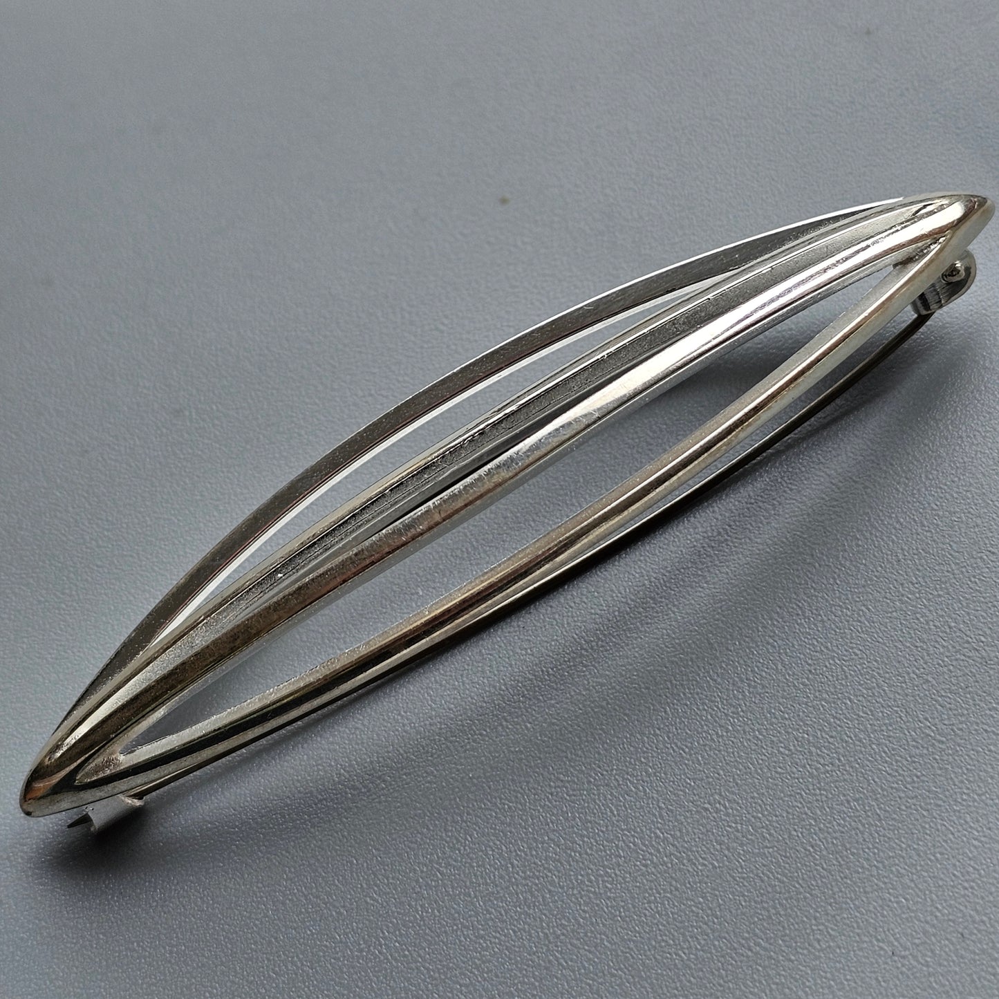 Finnish Modernist Open-Form Design Sterling Silver Brooch by Kaunis Koru