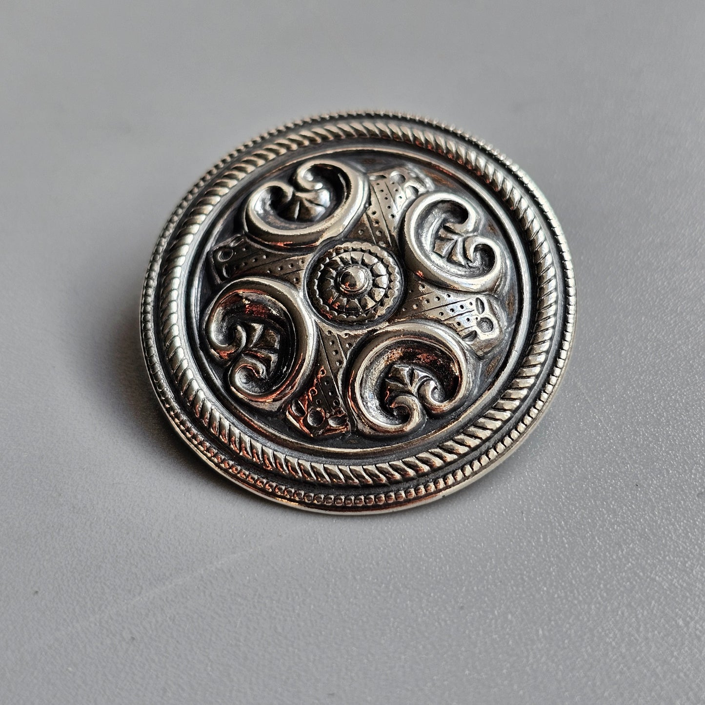 Small Vintage Kalevala Koru Räisälä Cross Sterling Silver Round Brooch – 12th Century Nordic Middle Ages Revival Design, Finland 1998