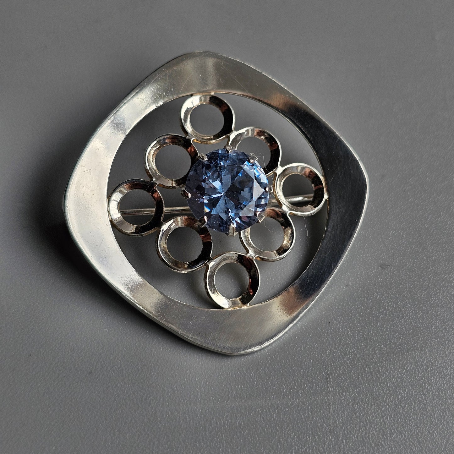 1960s Finnish Modernist Silver & Blue Spinel Brooch by Kultaseppä Salovaara — 1967