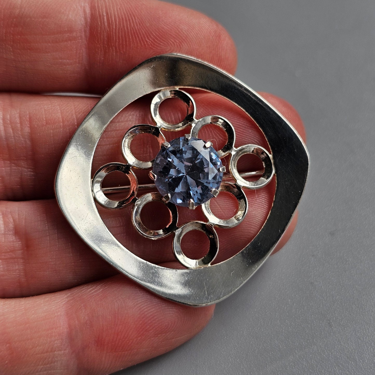 1960s Finnish Modernist Silver & Blue Spinel Brooch by Kultaseppä Salovaara — 1967