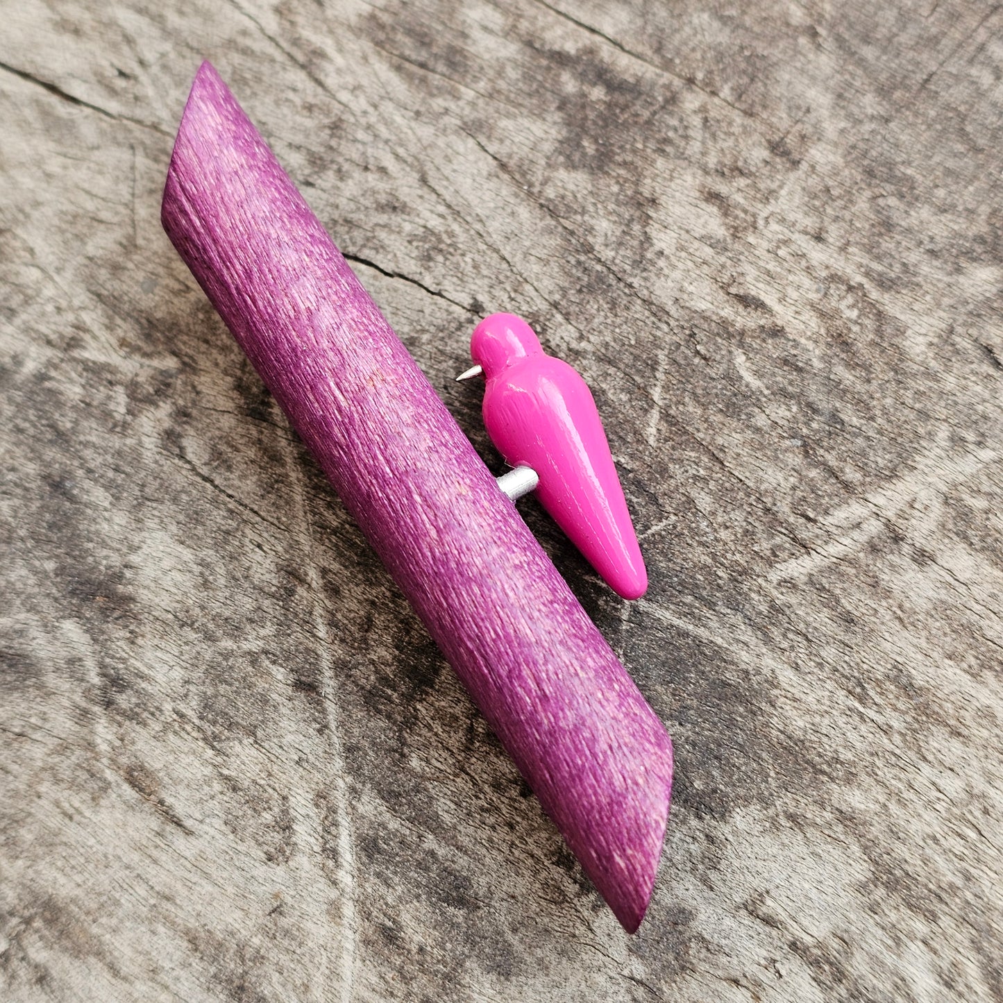 Vintage 1990s Aarikka Finland Purple & Pink Wooden Woodpecker Bird Brooch – Modernist Scandinavian Design