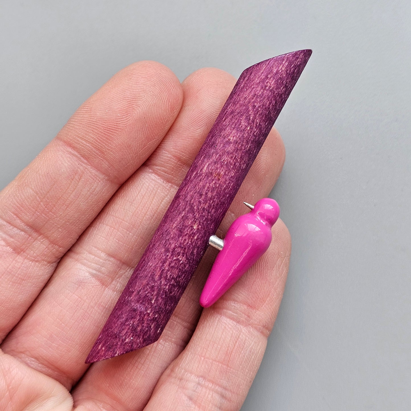 Vintage 1990s Aarikka Finland Purple & Pink Wooden Woodpecker Bird Brooch – Modernist Scandinavian Design