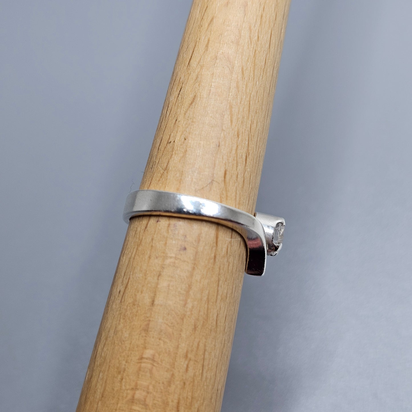 Vintage Finnish Sterling Silver Wishbone Ring with Cubic Zirconia - UK Ring Size O -  US Ring Size 7