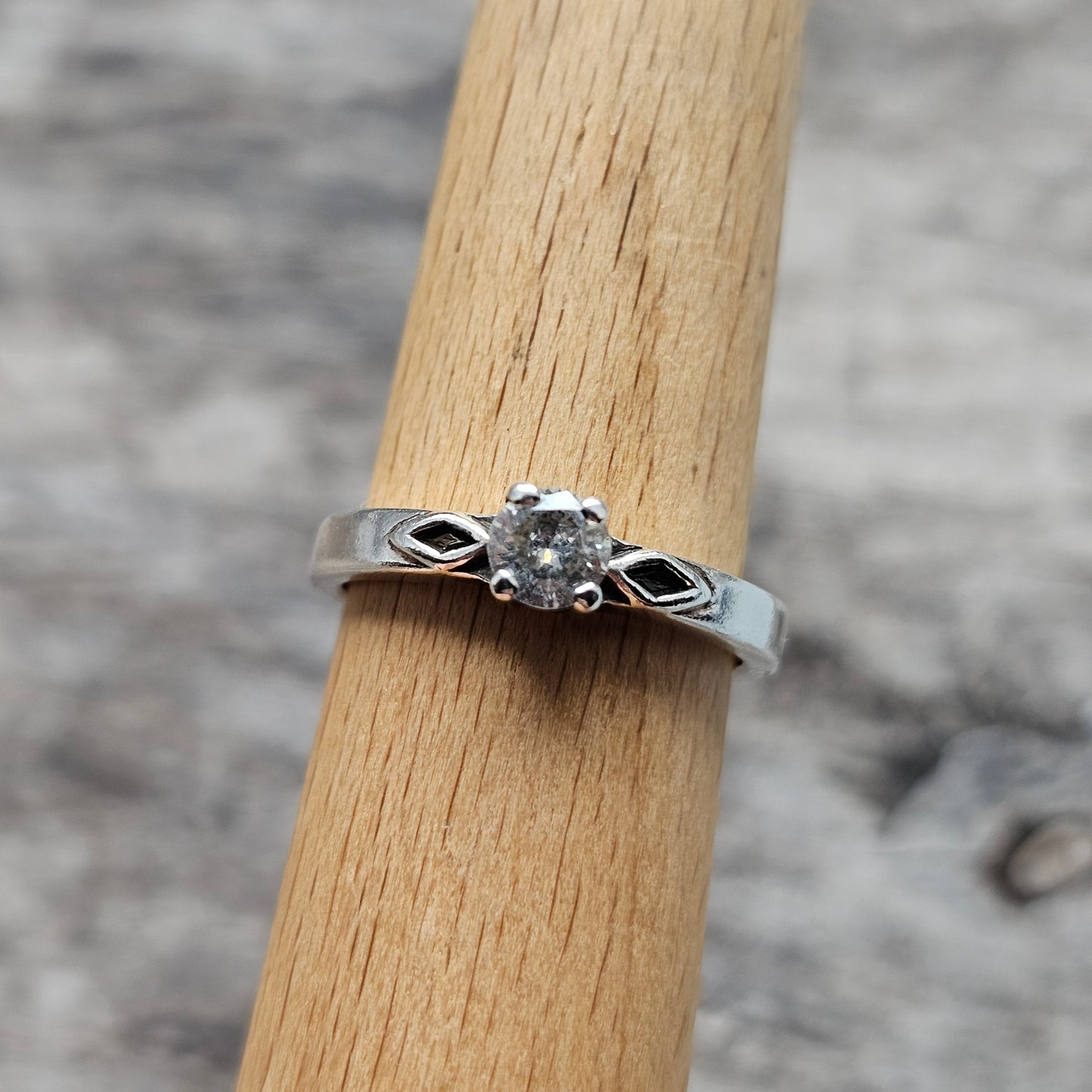 Vintage Finnish Sterling Silver Ring with Cubic Zirconia - UK Ring Size R -  US Ring Size 8.5