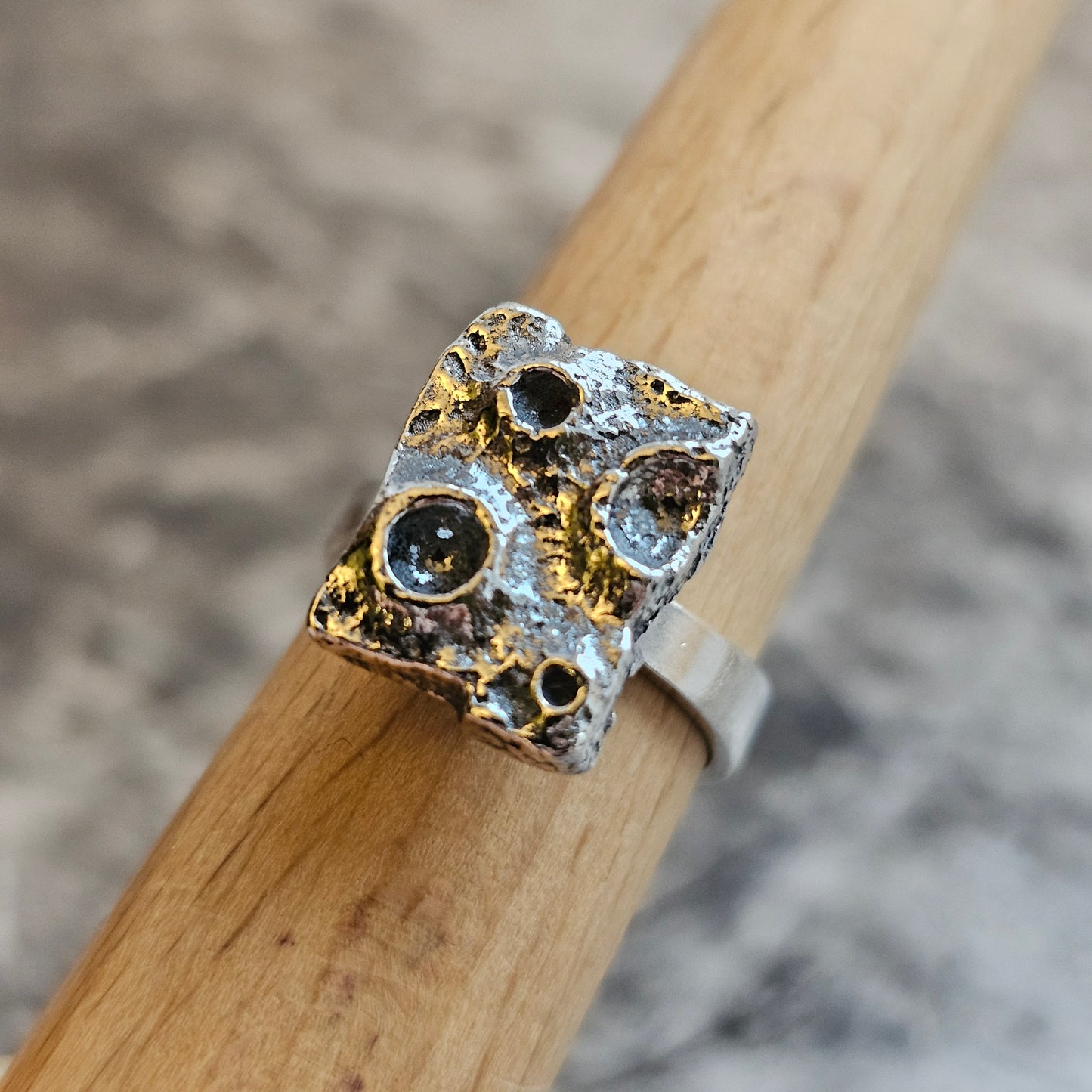 1970 Finnish Modernist Lunar-Texture Silver Ring — Martti Viikinniemi - UK Ring Size K -  US Ring Size 5.25