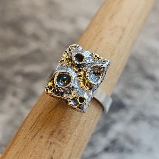 1970 Finnish Modernist Lunar-Texture Silver Ring — Martti Viikinniemi - UK Ring Size K -  US Ring Size 5.25