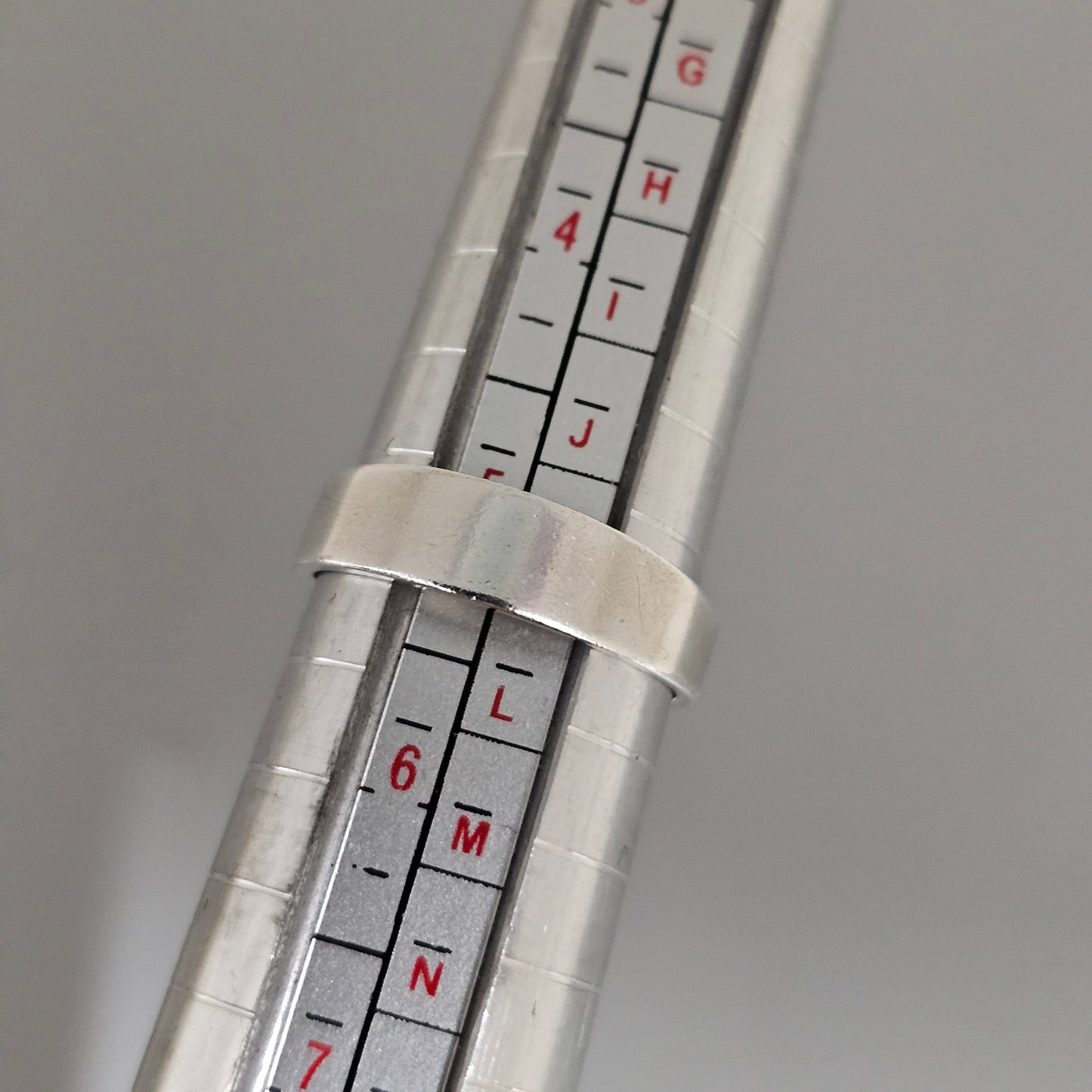 1970 Finnish Modernist Lunar-Texture Silver Ring — Martti Viikinniemi - UK Ring Size K -  US Ring Size 5.25