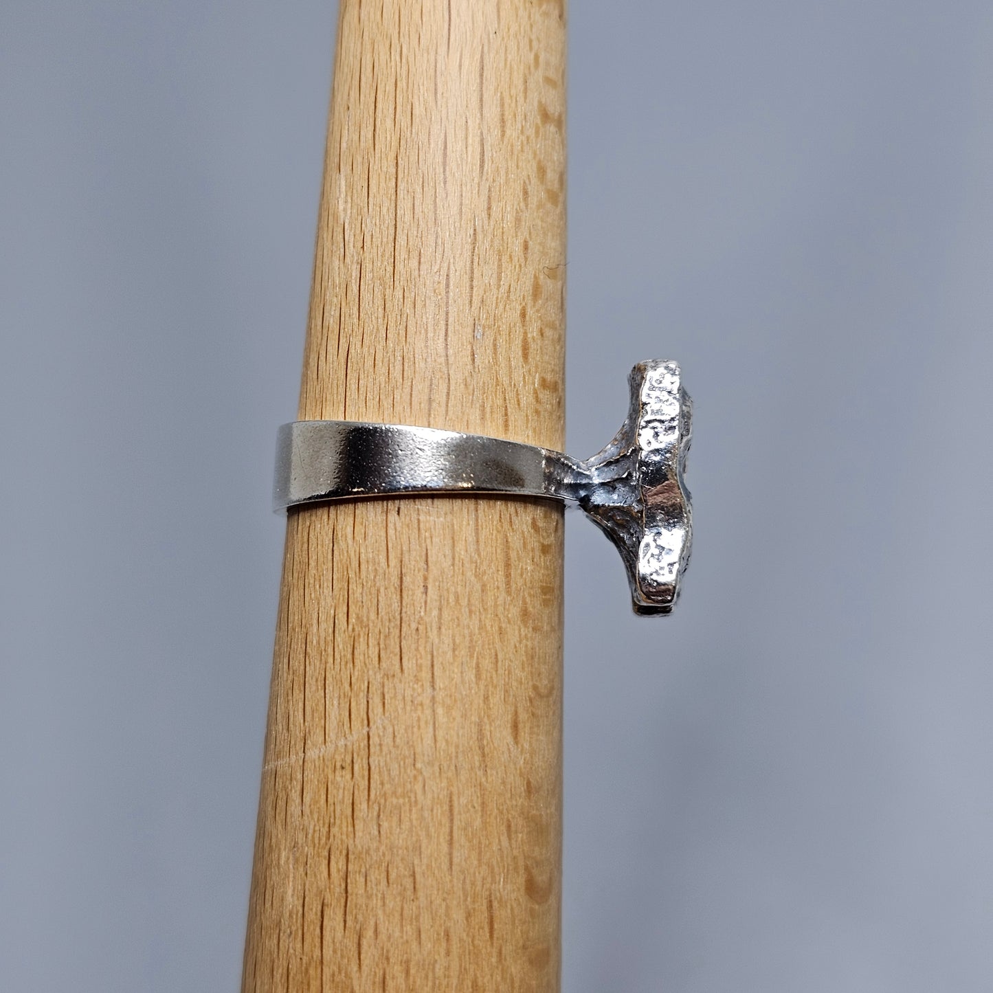 1970 Finnish Modernist Lunar-Texture Silver Ring — Martti Viikinniemi - UK Ring Size K -  US Ring Size 5.25