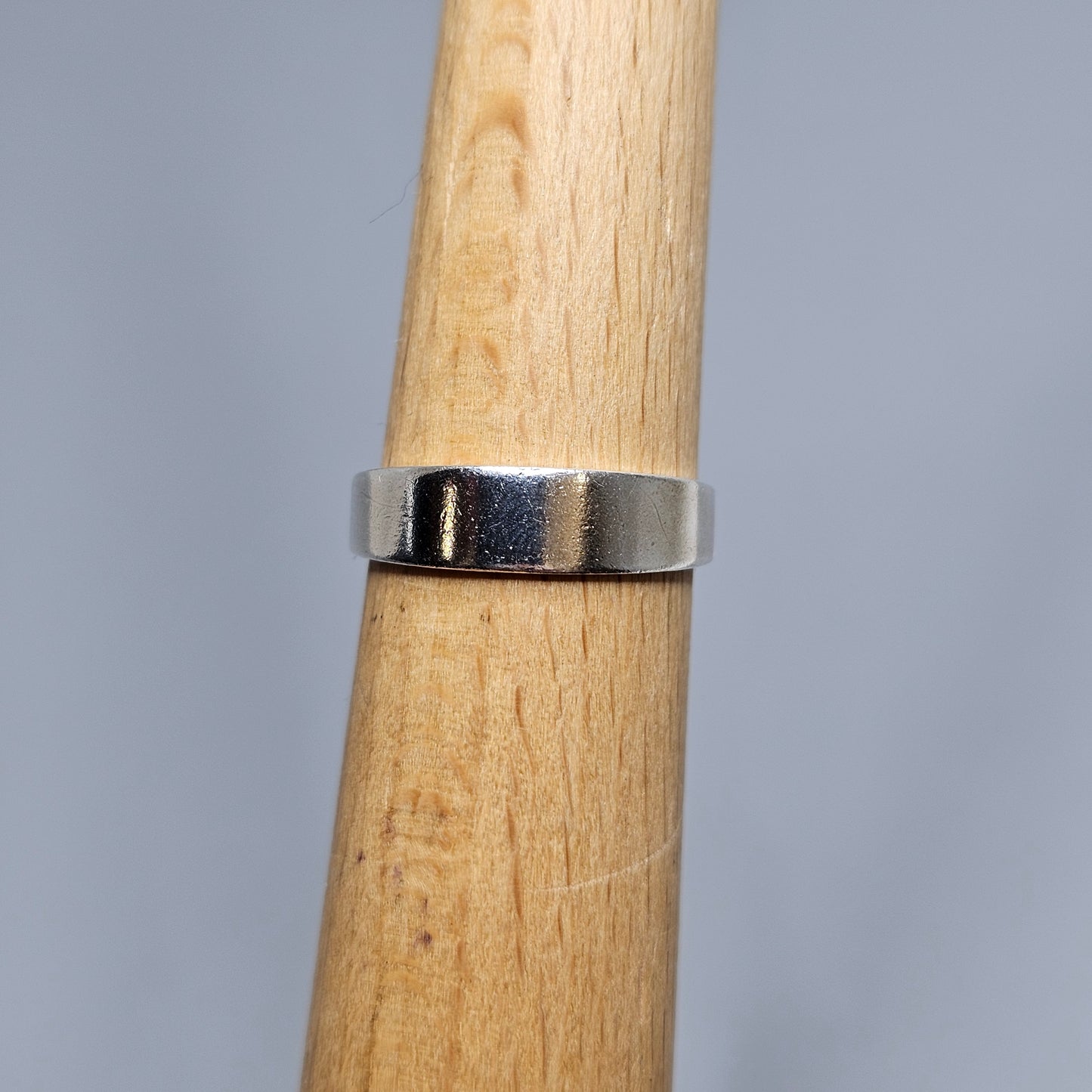 1970 Finnish Modernist Lunar-Texture Silver Ring — Martti Viikinniemi - UK Ring Size K -  US Ring Size 5.25