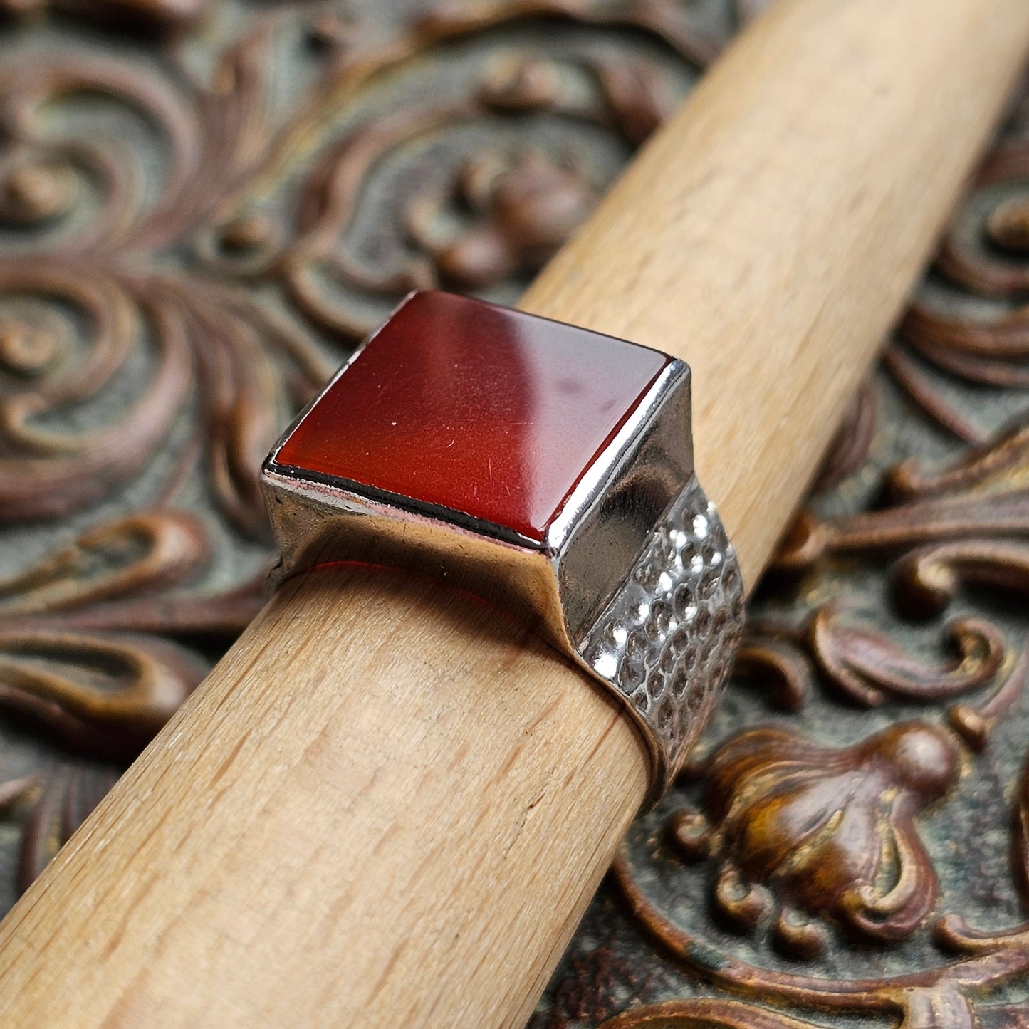 Vintage 1970s Brutalist Style Sterling Silver & Square Carnelian Agate Signet Ring- UK Size L 1/2 / US Size 6 - Hallmarked 1977