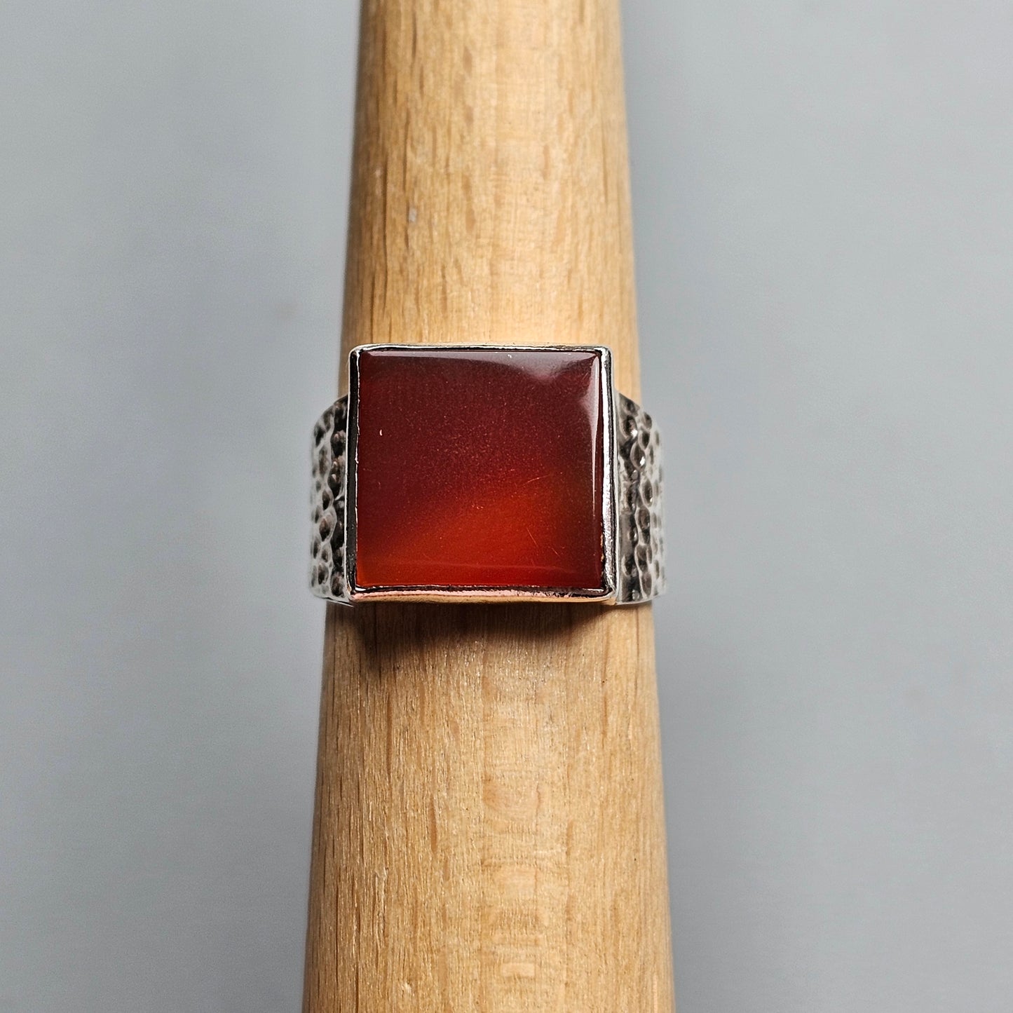 Vintage 1970s Brutalist Style Sterling Silver & Square Carnelian Agate Signet Ring- UK Size L 1/2 / US Size 6 - Hallmarked 1977