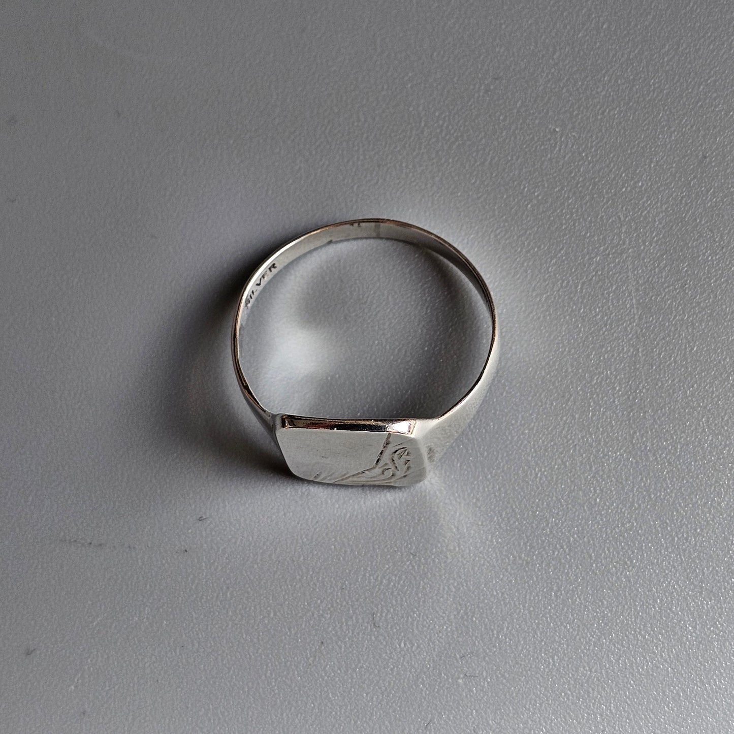 Vintage Silver Signet Ring – Etched Detail - UK Size W / US Size 11 - Circa 1980s