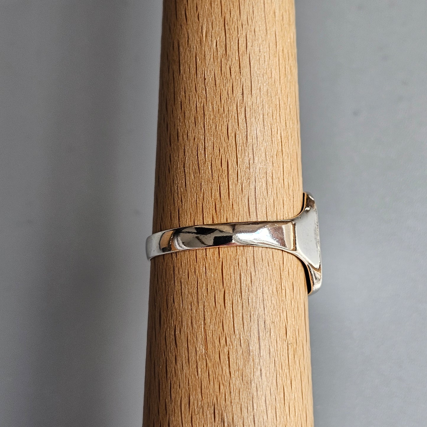 Vintage Silver Signet Ring – Etched Detail - UK Size W / US Size 11 - Circa 1980s