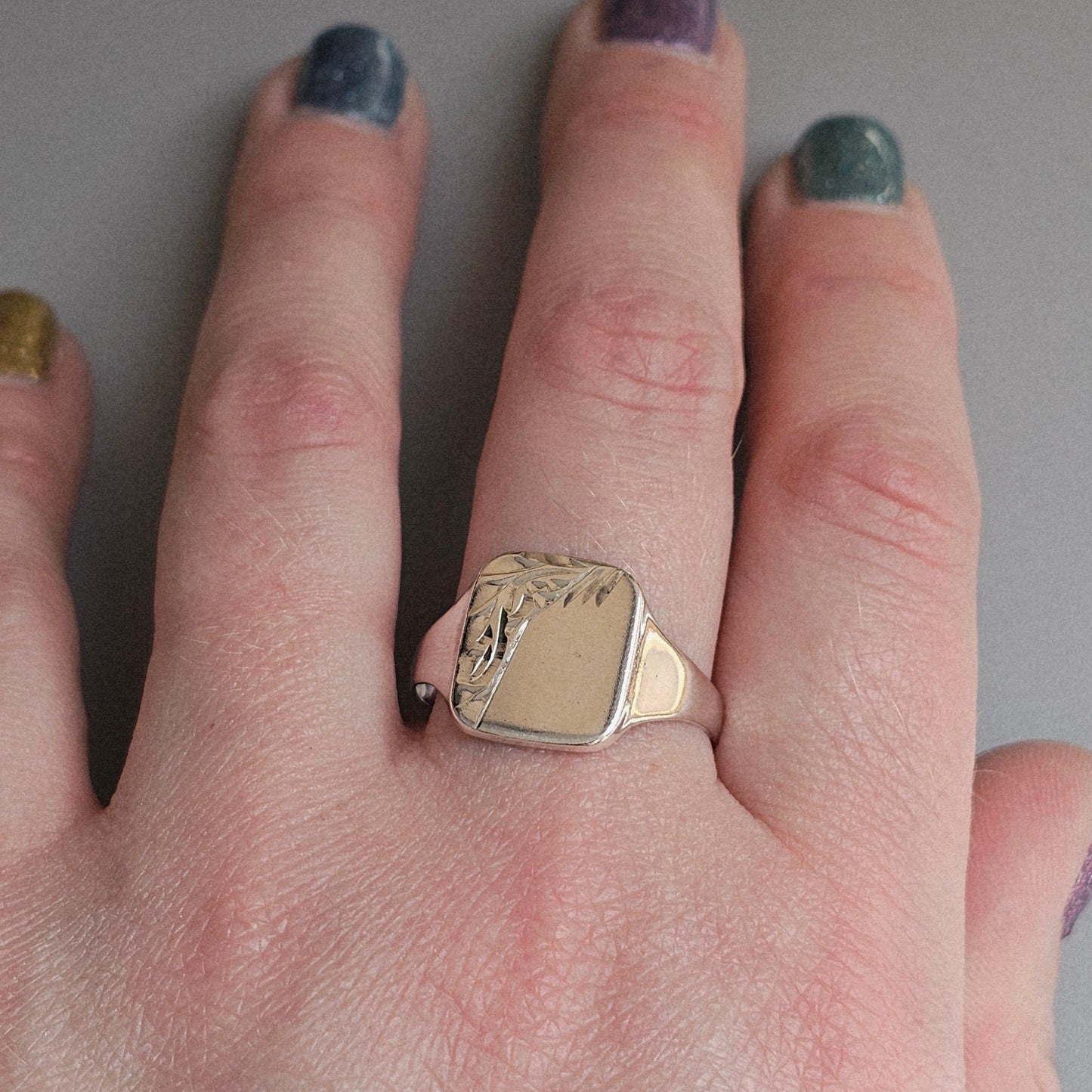 Vintage Silver Signet Ring – Etched Detail - UK Size W / US Size 11 - Circa 1980s