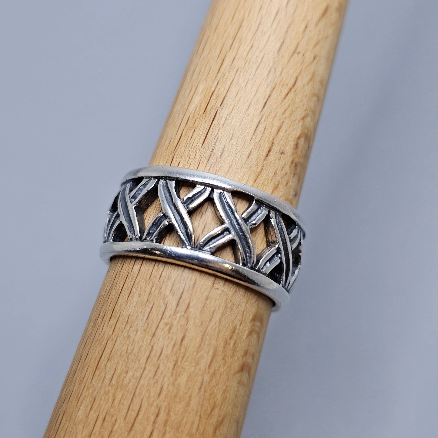 Contemporary Sterling Silver Openwork Band Ring - UK Ring Size  Q 1/2 -  US Ring Size 8.25
