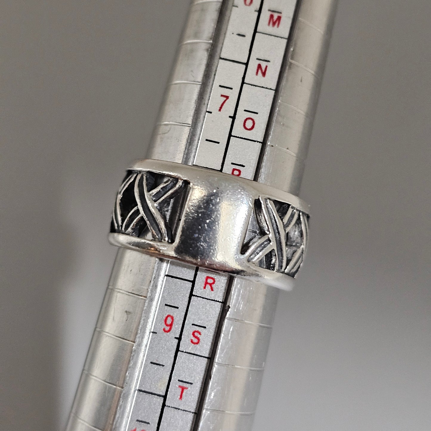 Contemporary Sterling Silver Openwork Band Ring - UK Ring Size  Q 1/2 -  US Ring Size 8.25