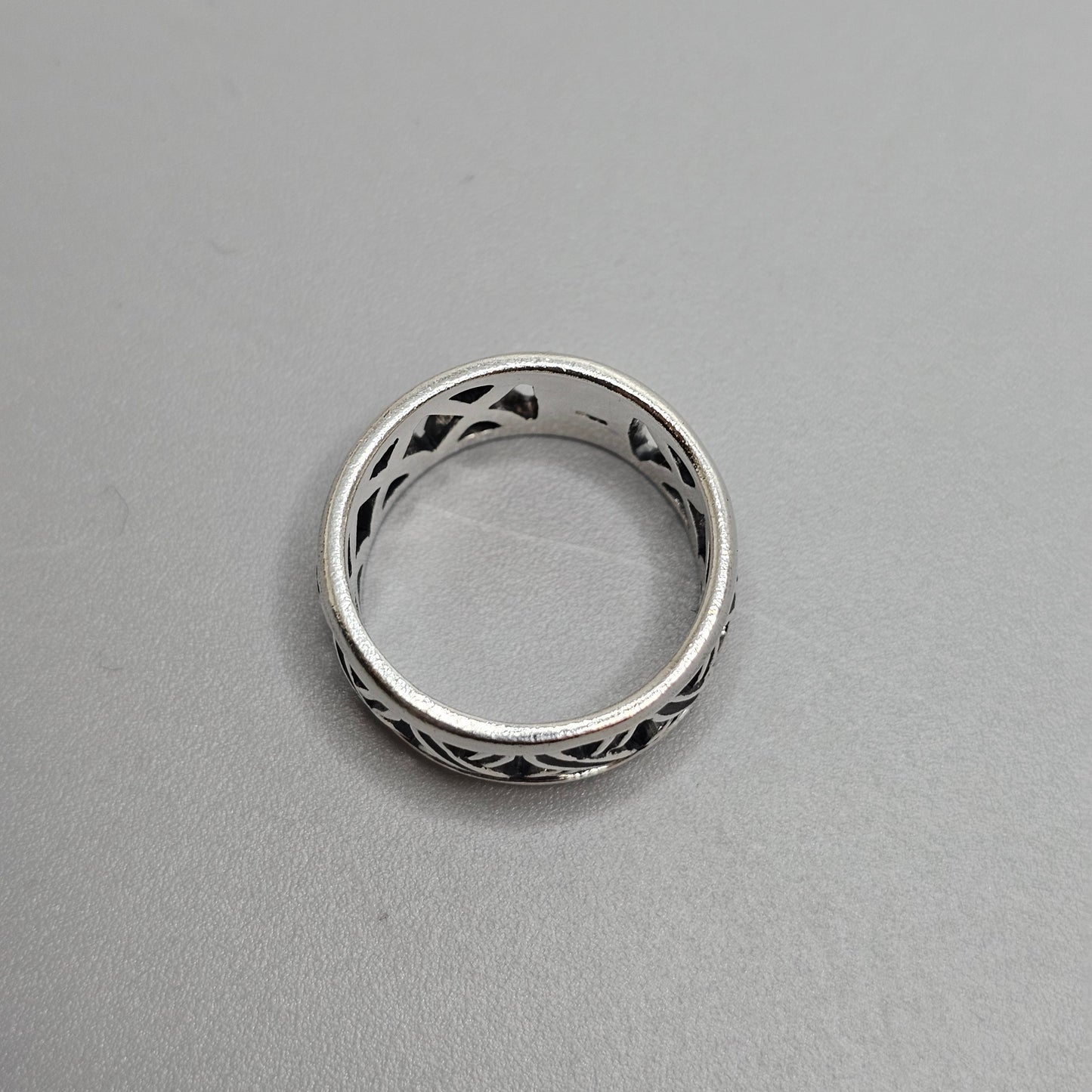 Contemporary Sterling Silver Openwork Band Ring - UK Ring Size  Q 1/2 -  US Ring Size 8.25