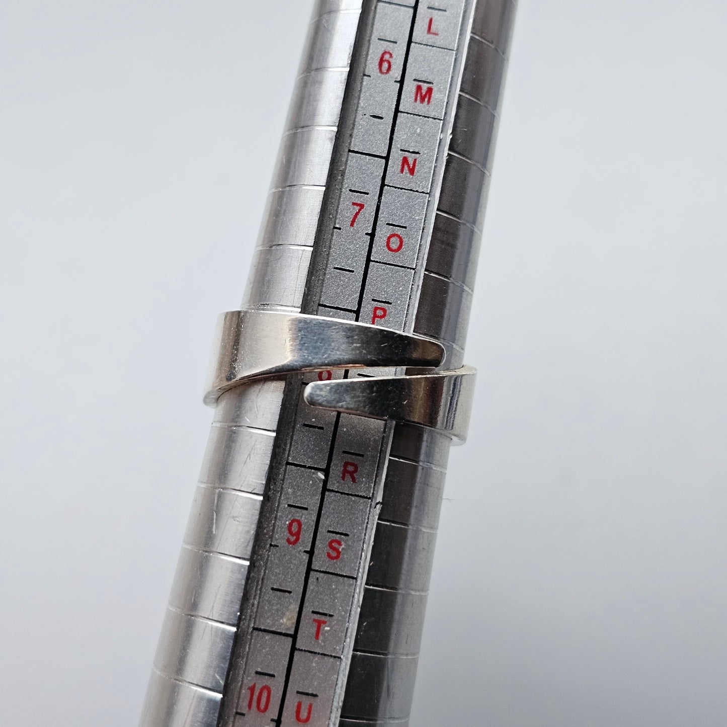 1970s Finnish Pentti Sarpaneva Brutalist Silver & Raw Amethyst “Kelo” Design Ring - UK Ring Size Q -  US Ring Size 8 - 1974