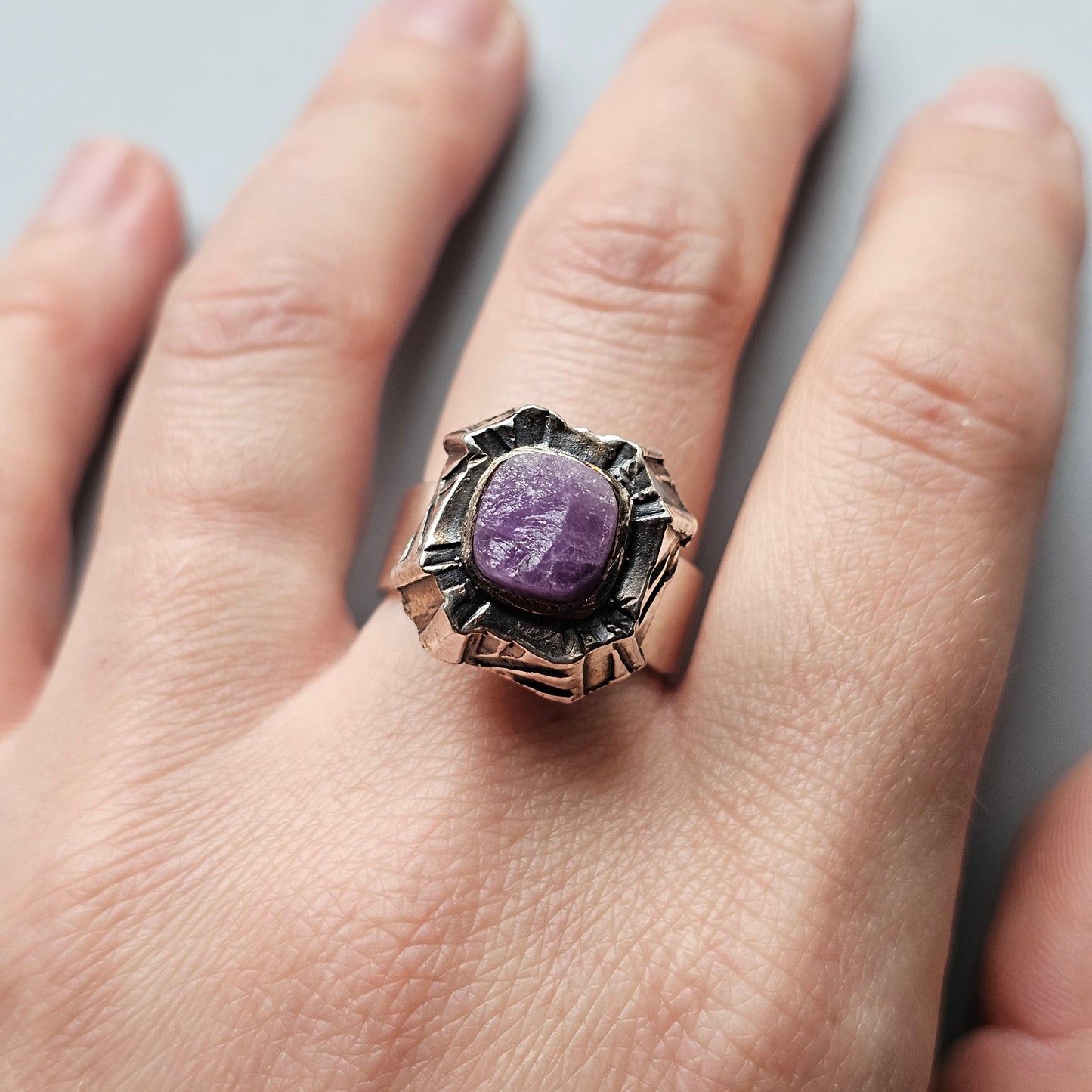 1970s Finnish Pentti Sarpaneva Brutalist Silver & Raw Amethyst “Kelo” Design Ring - UK Ring Size Q -  US Ring Size 8 - 1974