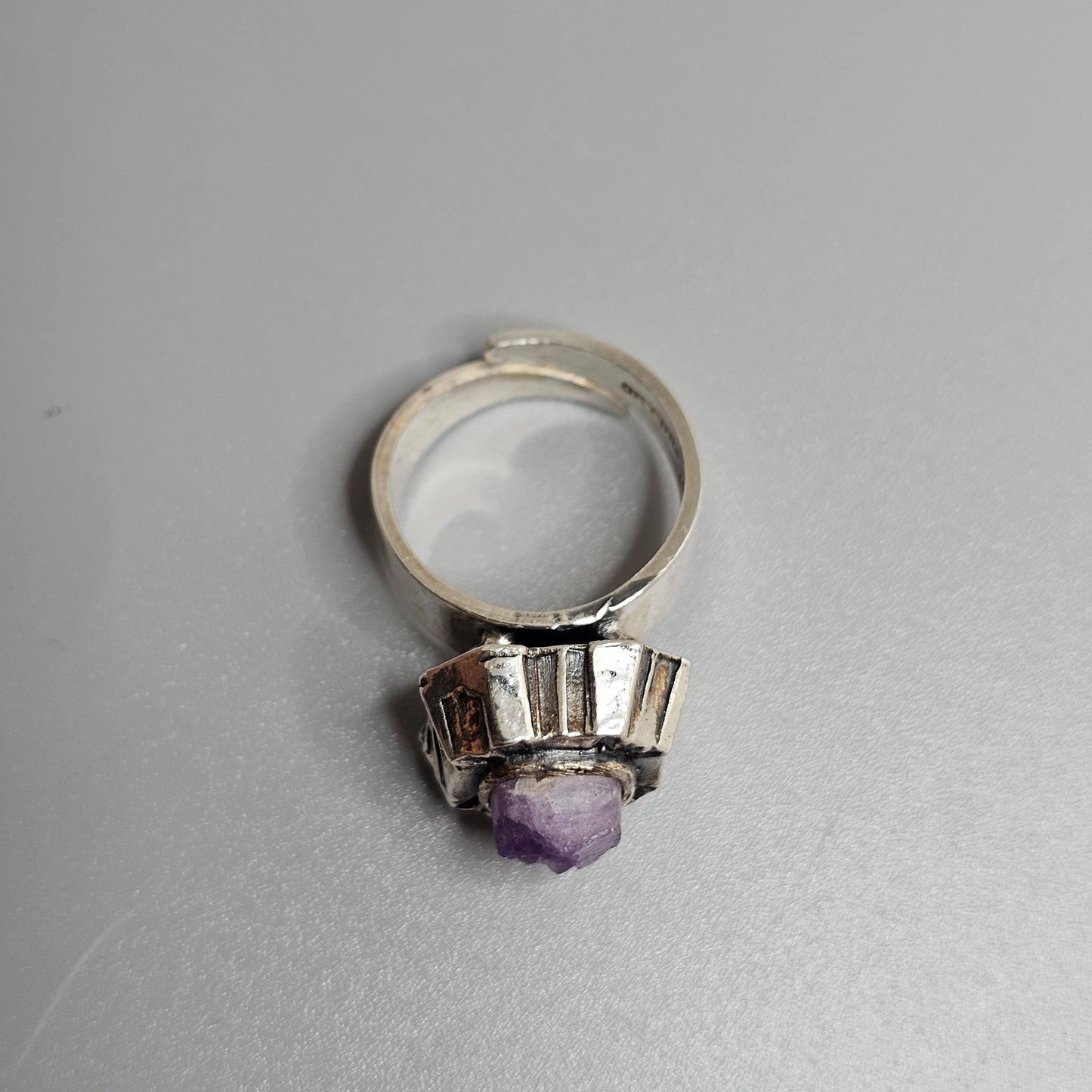 1970s Finnish Pentti Sarpaneva Brutalist Silver & Raw Amethyst “Kelo” Design Ring - UK Ring Size Q -  US Ring Size 8 - 1974