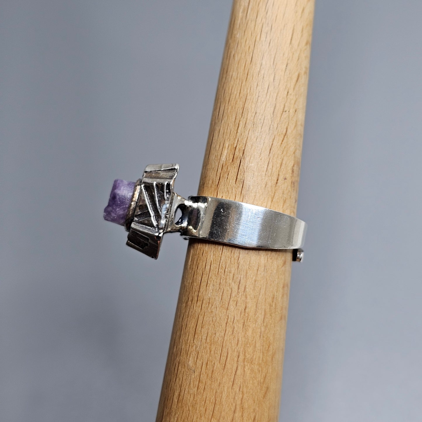 1970s Finnish Pentti Sarpaneva Brutalist Silver & Raw Amethyst “Kelo” Design Ring - UK Ring Size Q -  US Ring Size 8 - 1974