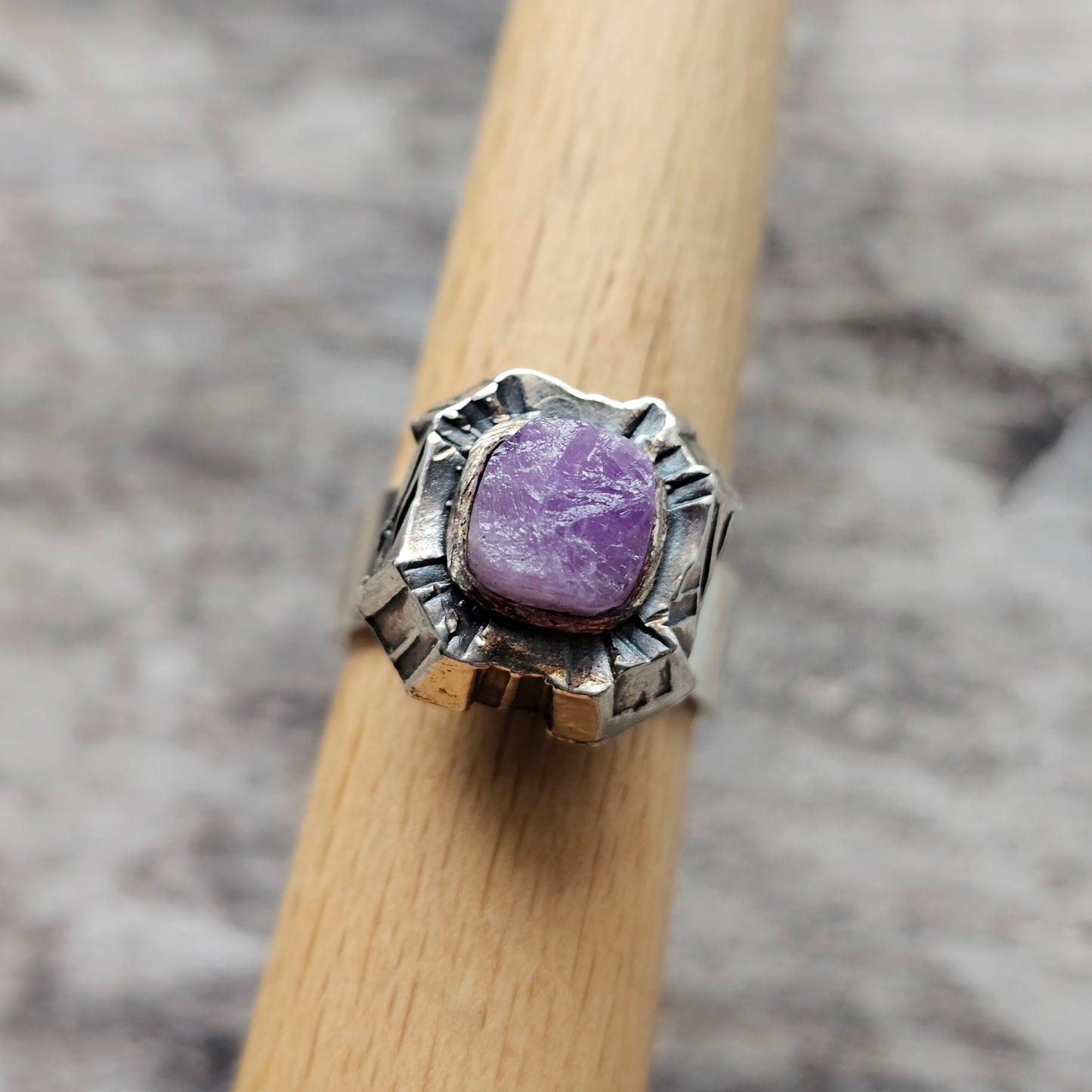 1970s Finnish Pentti Sarpaneva Brutalist Silver & Raw Amethyst “Kelo” Design Ring - UK Ring Size Q -  US Ring Size 8 - 1974
