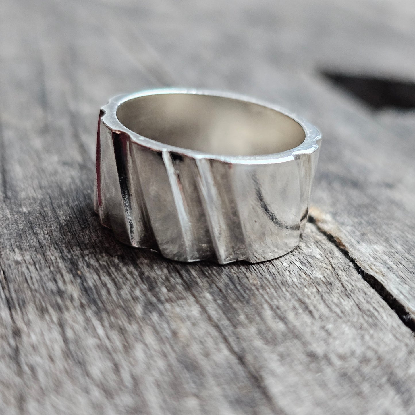 Y2K Era Contemporary British Silver Ring —  UK Ring Size O 1/2 -  US Ring Size 7.5 - 2001