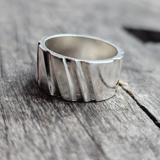 Y2K Era Contemporary British Silver Ring —  UK Ring Size O 1/2 -  US Ring Size 7.5 - 2001