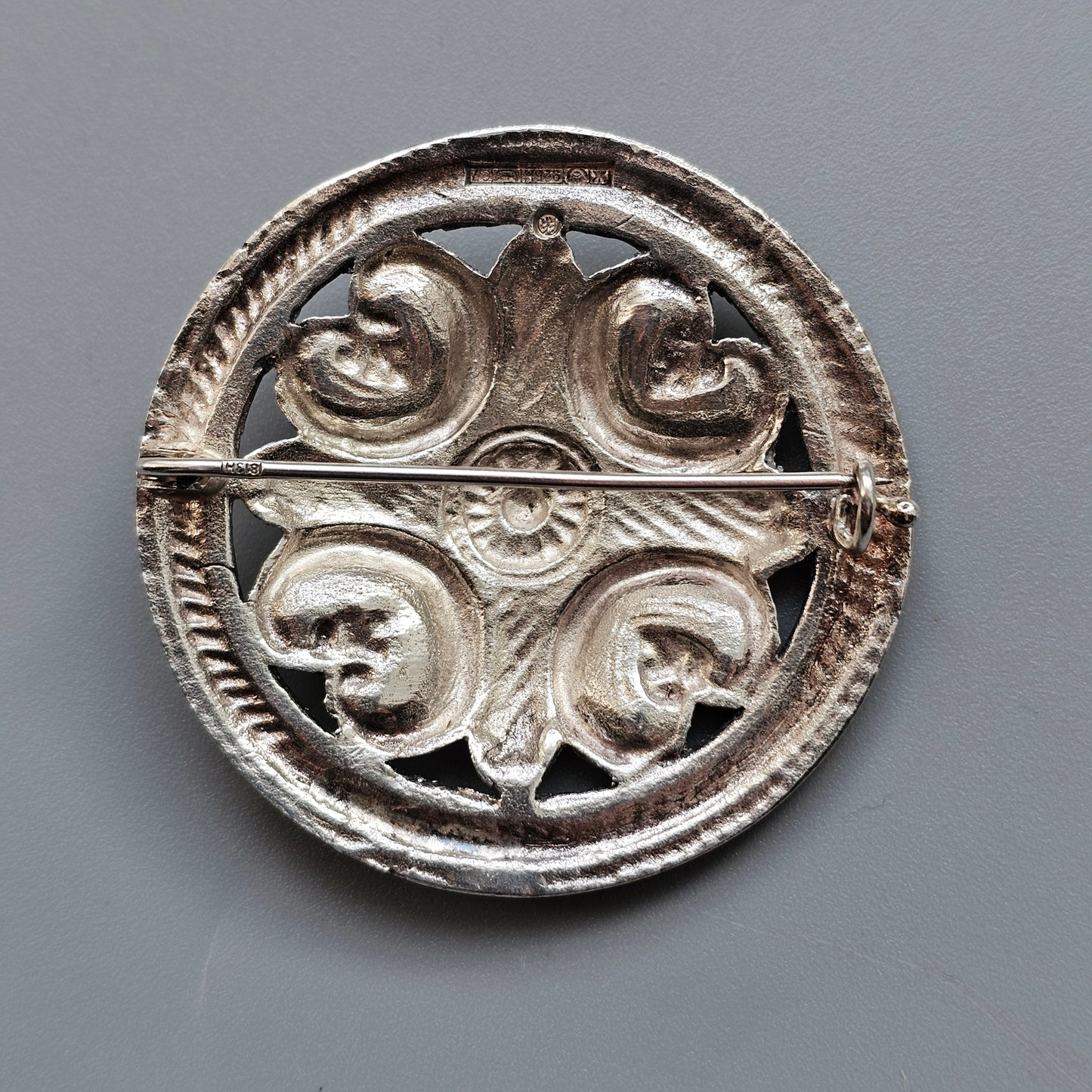 Vintage Kalevala Koru Räisälä Cross Sterling Silver Round Brooch – 12th Century Nordic Middle Ages Revival Design, Finland 1969