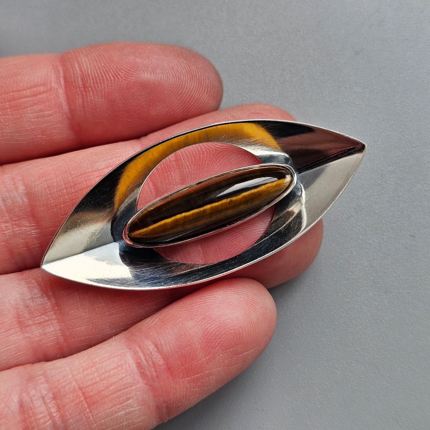 Mid-Century Finnish Silver & Tiger’s Eye Pin Brooch Elis Kauppi Kupittaan Kulta  — Modernist Jewellery 1961
