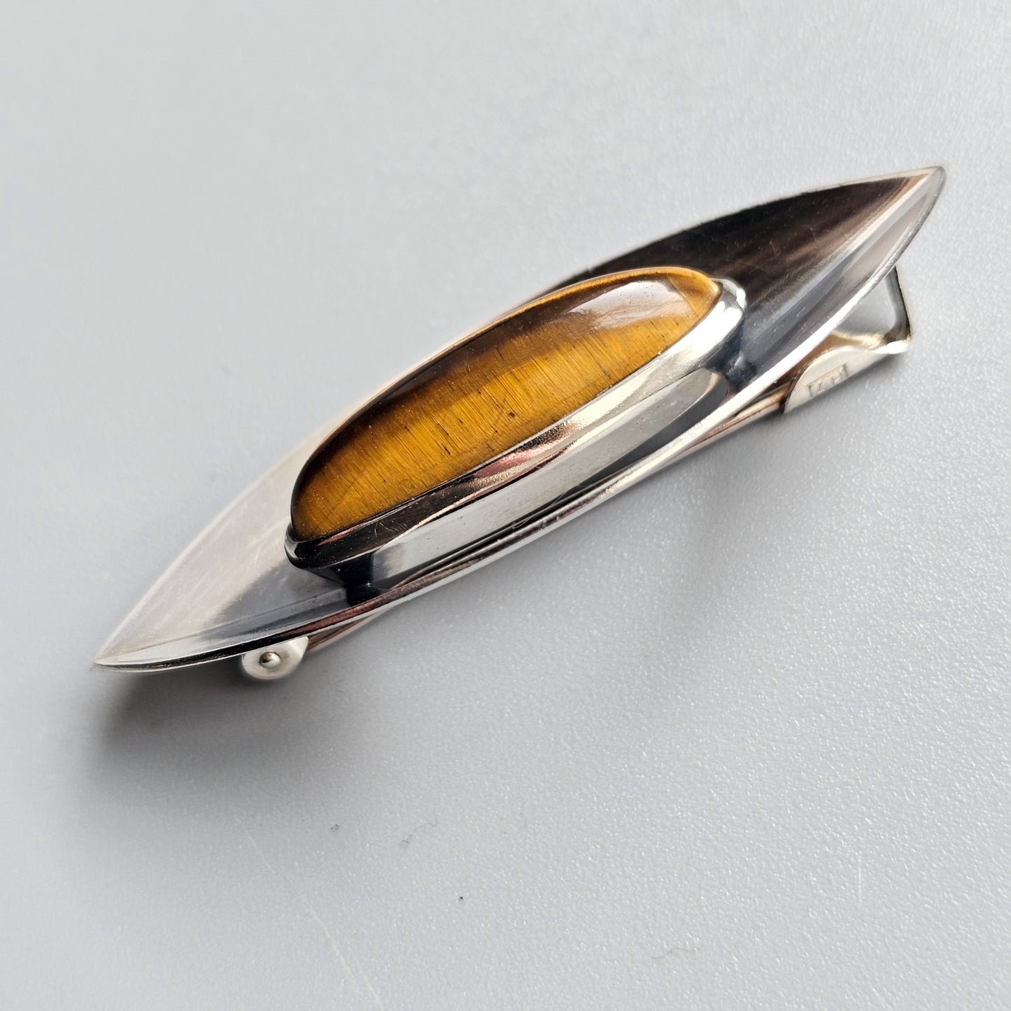 Mid-Century Finnish Silver & Tiger’s Eye Pin Brooch Elis Kauppi Kupittaan Kulta  — Modernist Jewellery 1961