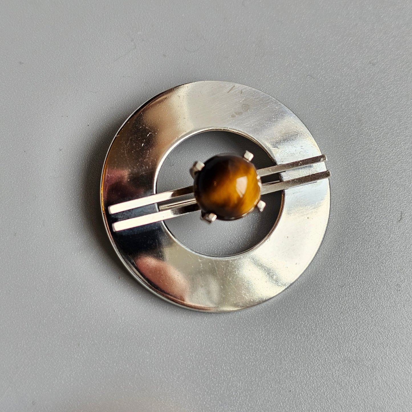 Elis Kauppi Kupittaan Kulta Mid-Century Finnish Silver & Tiger’s Eye Brooch — Modernist Jewellery 1965