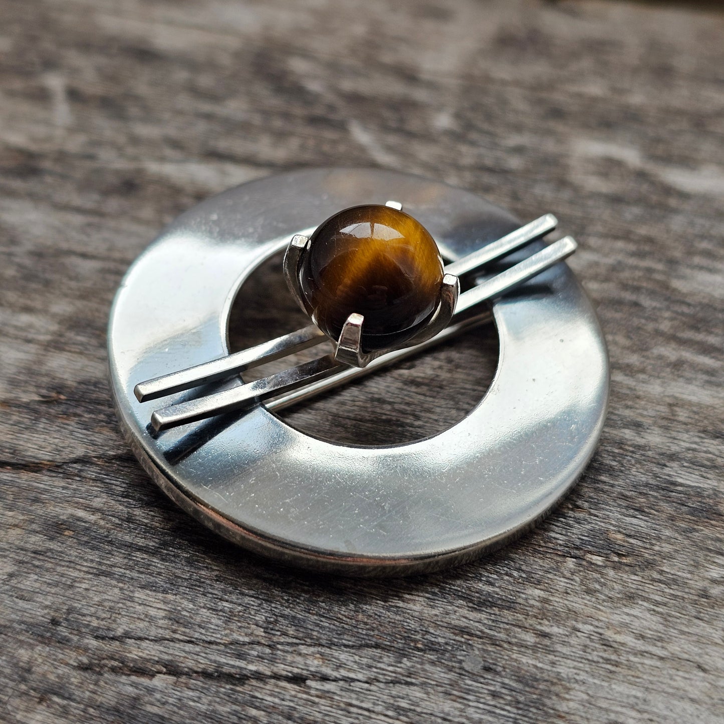 Elis Kauppi Kupittaan Kulta Mid-Century Finnish Silver & Tiger’s Eye Brooch — Modernist Jewellery 1965