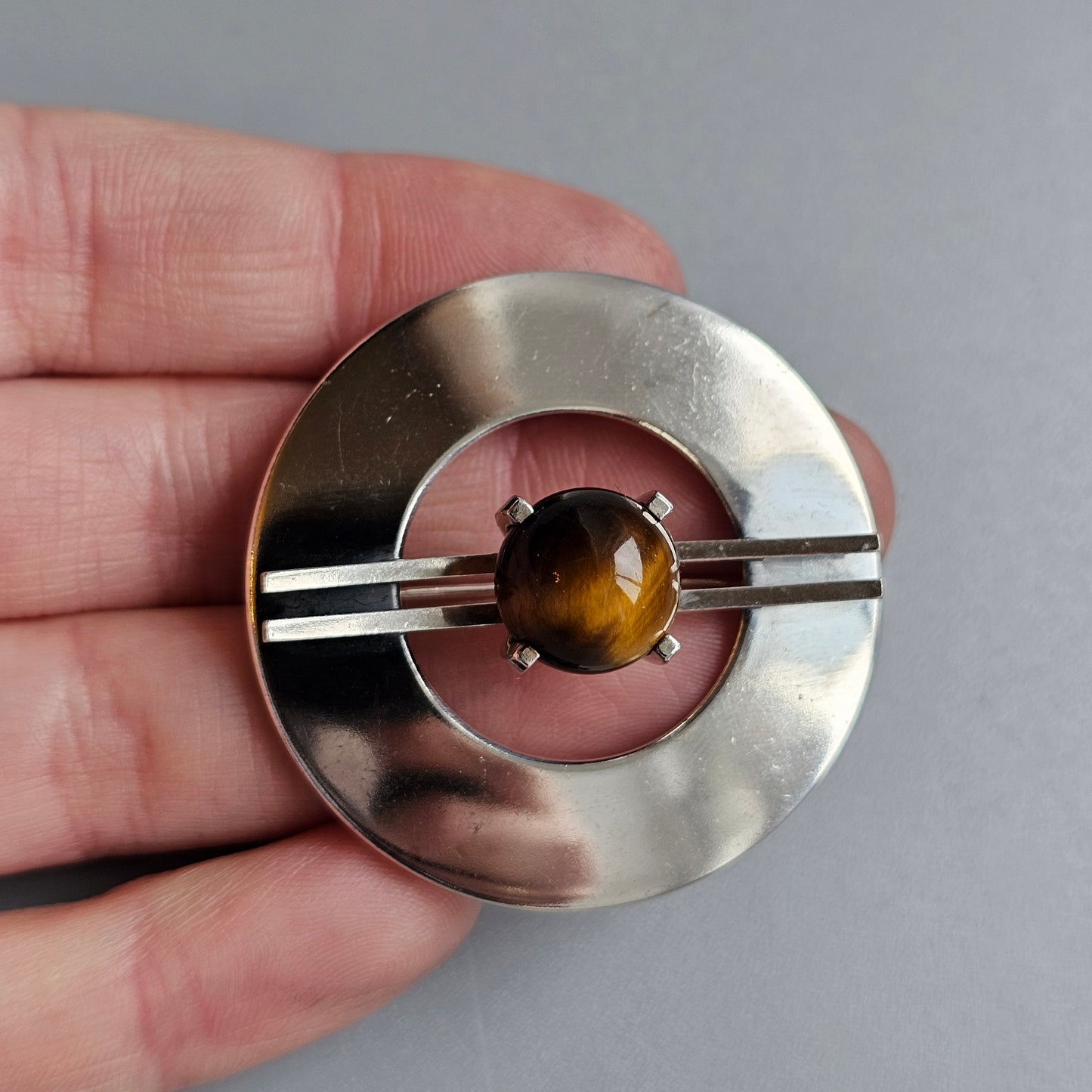 Elis Kauppi Kupittaan Kulta Mid-Century Finnish Silver & Tiger’s Eye Brooch — Modernist Jewellery 1965