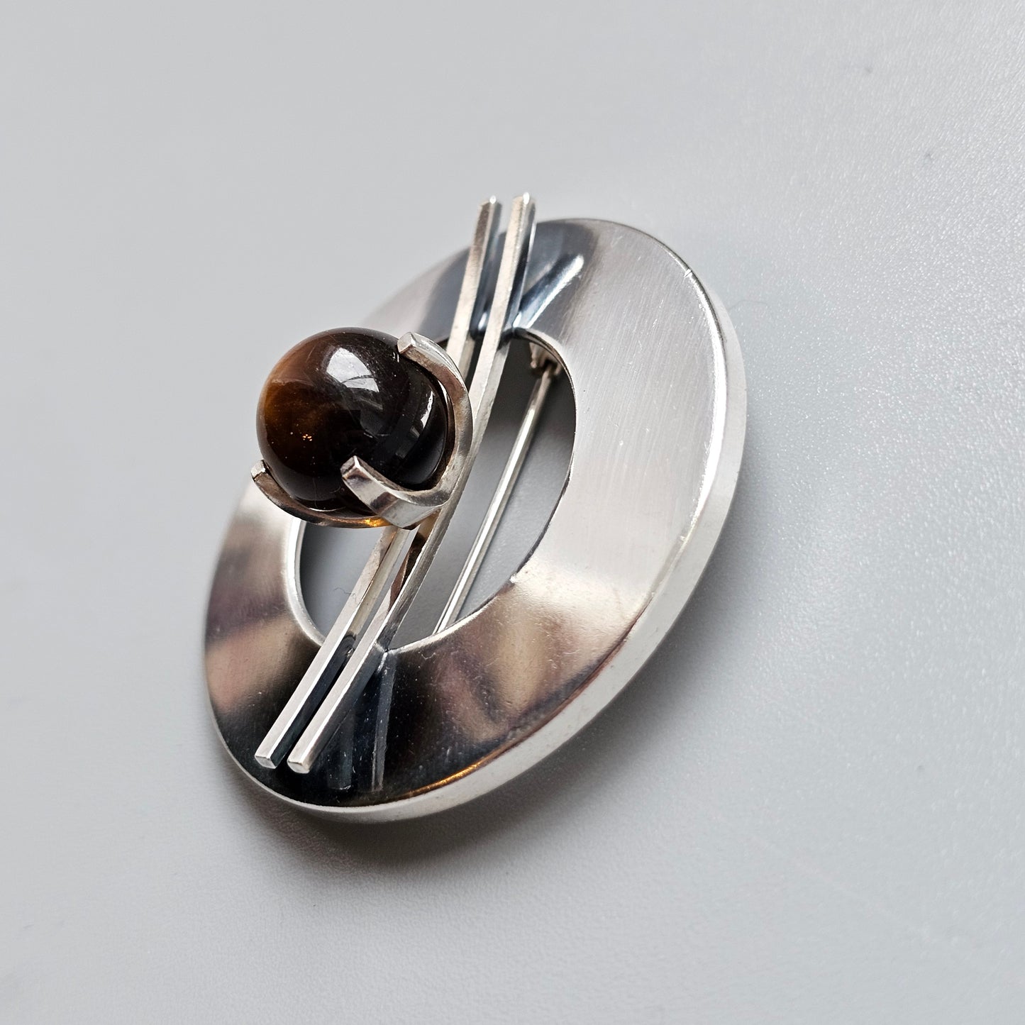 Elis Kauppi Kupittaan Kulta Mid-Century Finnish Silver & Tiger’s Eye Brooch — Modernist Jewellery 1965