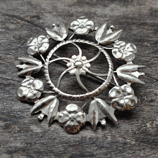 Vintage 1940s Finnish Silver Floral Wreath Brooch — Art Deco to Early Mid-Century Nordic Jewellery 1947
