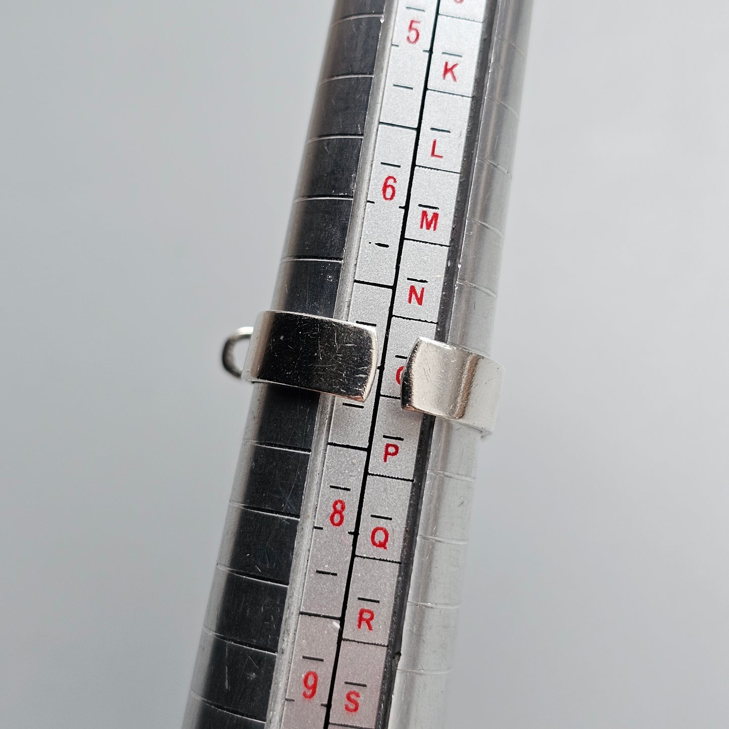 Modernist 1970s Kultaseppä Salovaara Finnish Sterling Silver & Green Spinel Ring - UK Ring Size O -  US Ring Size 7 - 1971