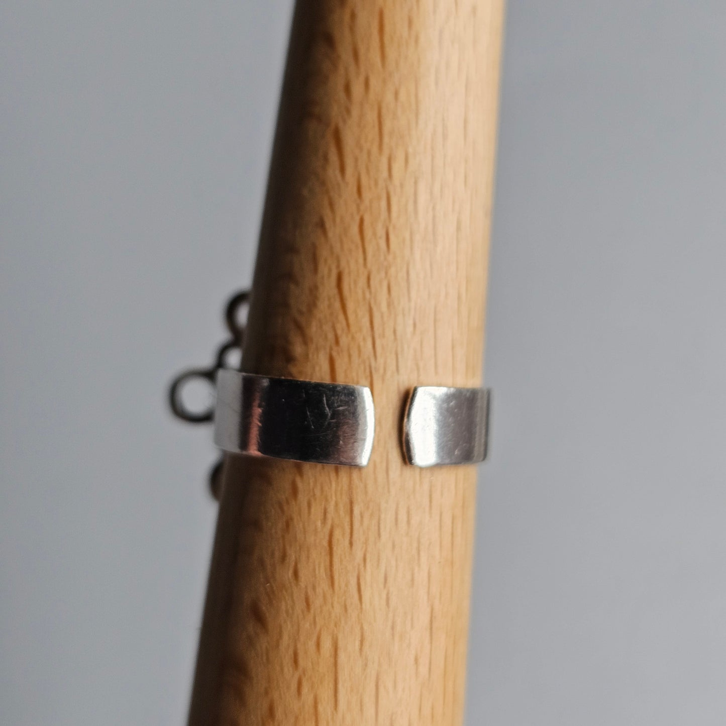 Modernist 1970s Kultaseppä Salovaara Finnish Sterling Silver & Green Spinel Ring - UK Ring Size O -  US Ring Size 7 - 1971