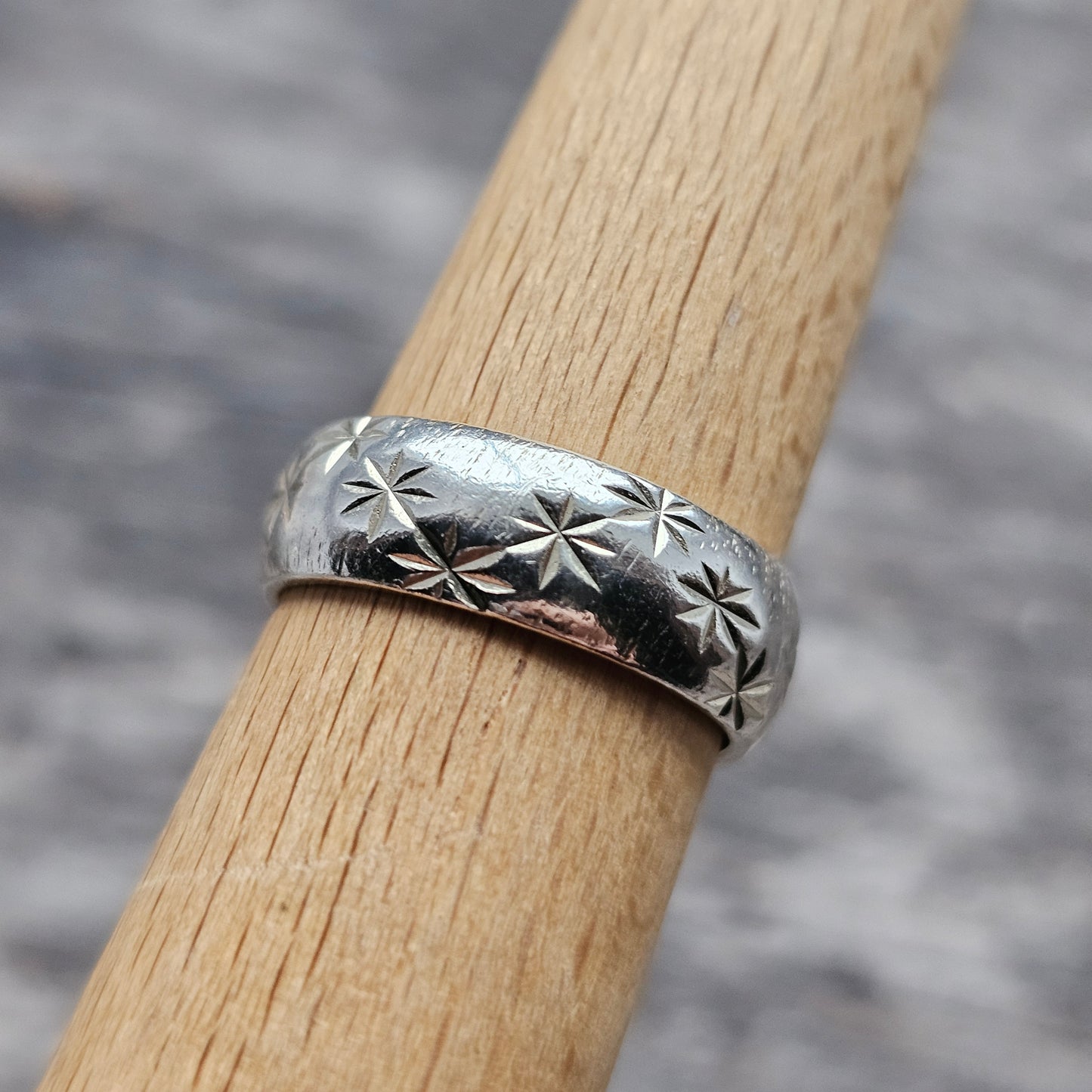 Vintage 1970s 1980s Sterling Silver Ring Band — Star Engraved Design - UK Ring Size L -  US Ring Size 5.75