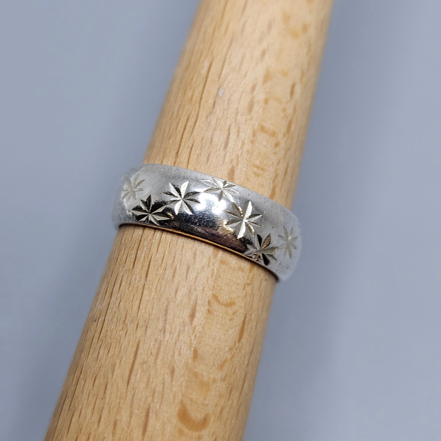 Vintage 1970s 1980s Sterling Silver Ring Band — Star Engraved Design - UK Ring Size L -  US Ring Size 5.75