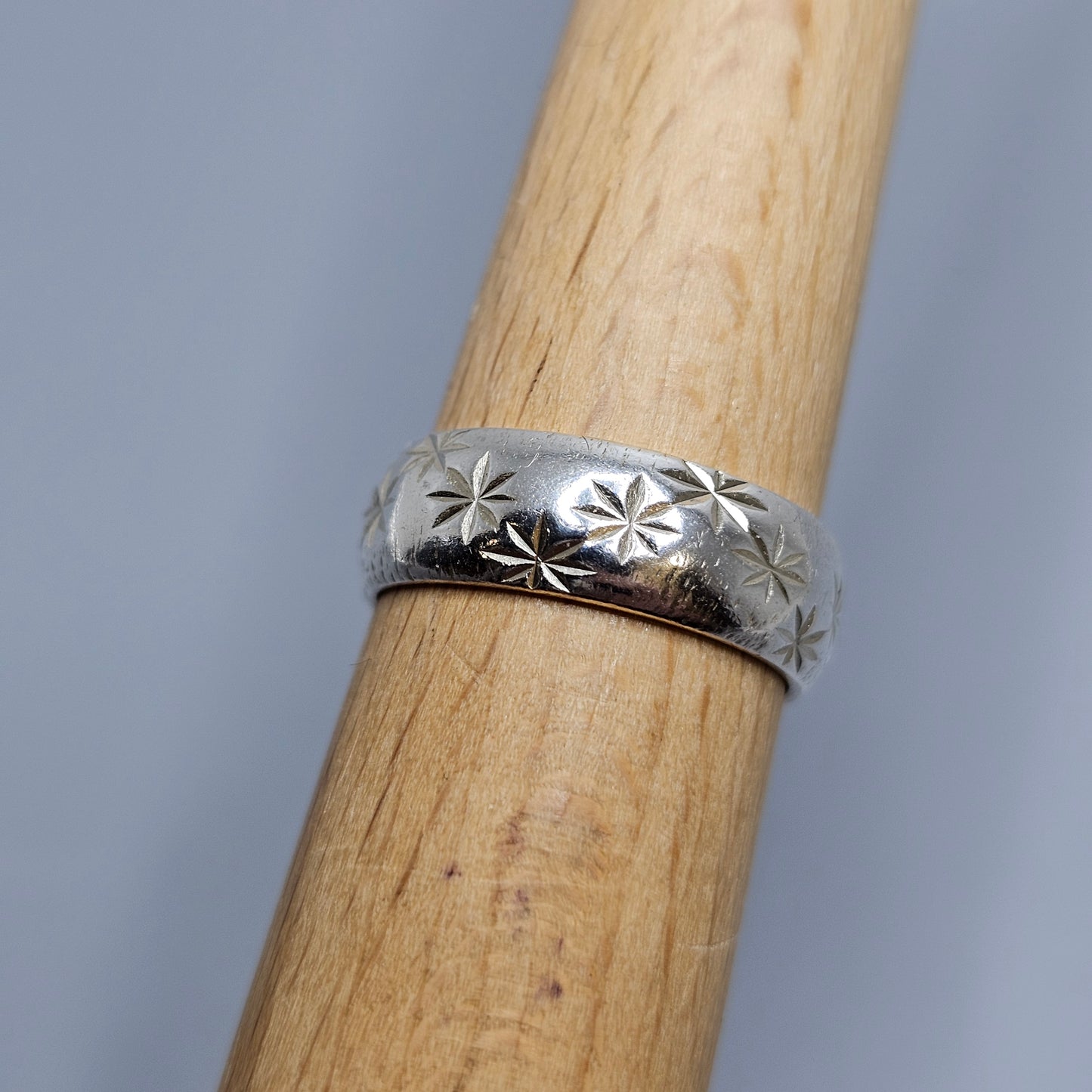Vintage 1970s 1980s Sterling Silver Ring Band — Star Engraved Design - UK Ring Size L -  US Ring Size 5.75