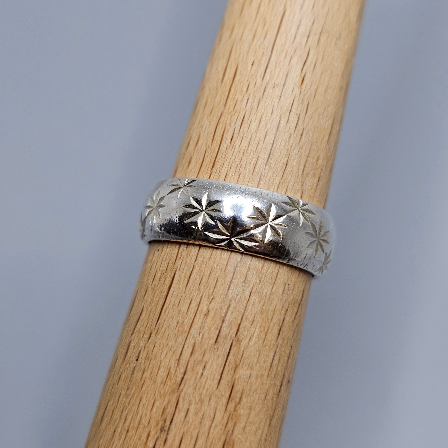 Vintage 1970s 1980s Sterling Silver Ring Band — Star Engraved Design - UK Ring Size L -  US Ring Size 5.75
