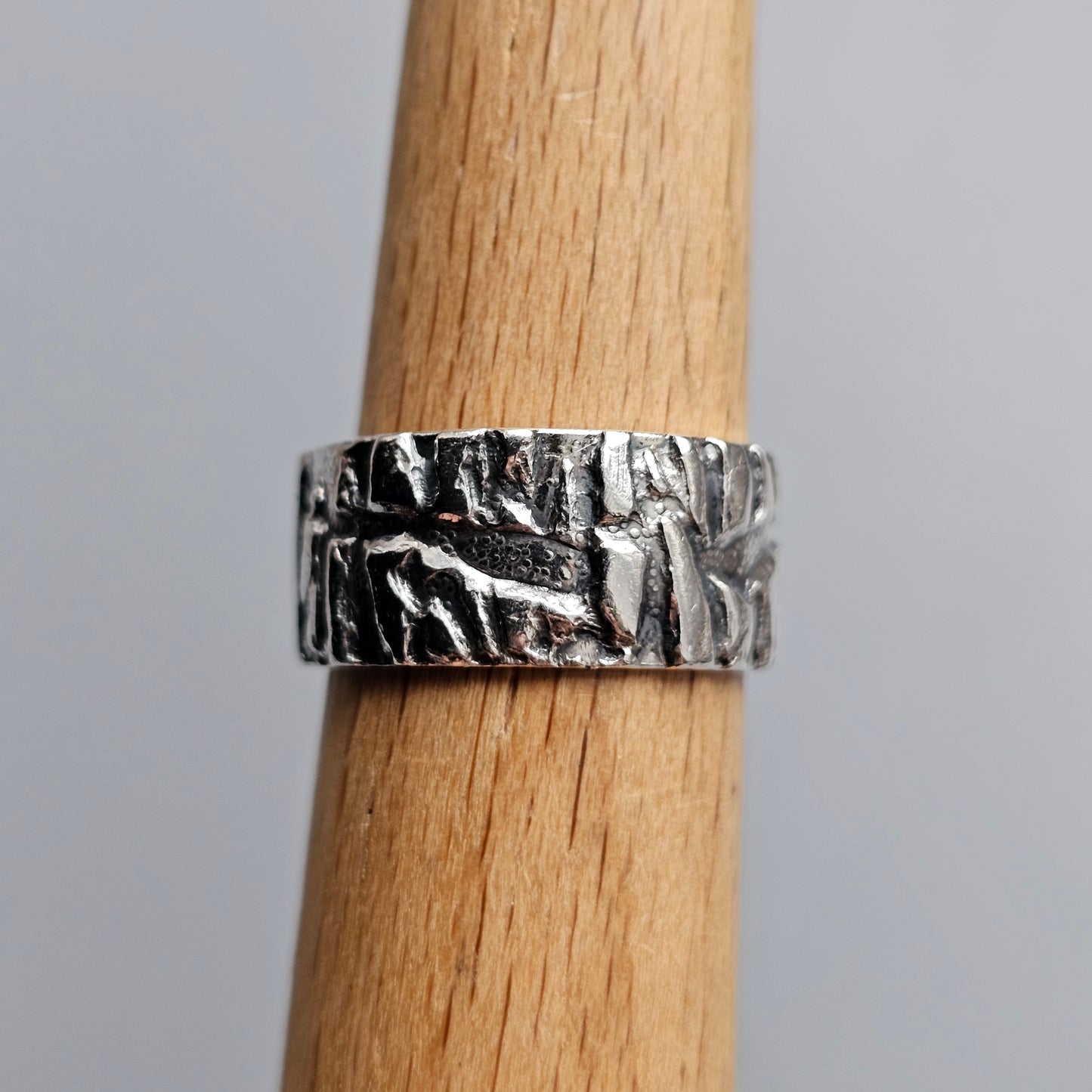 1970s Finnish Modernist Brutalist Sterling Silver Ring Band by Vuorikulta - UK Ring Size M 1/2 -  US Ring Size 6.5 -1976