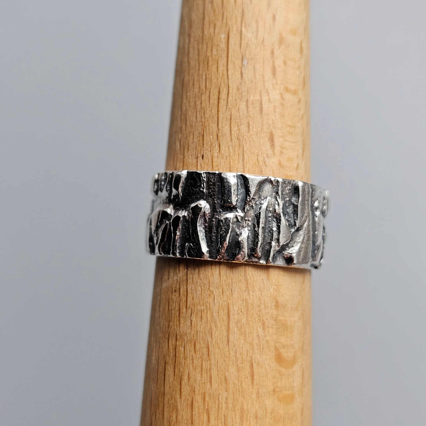 1970s Finnish Modernist Brutalist Sterling Silver Ring Band by Vuorikulta - UK Ring Size M 1/2 -  US Ring Size 6.5 -1976