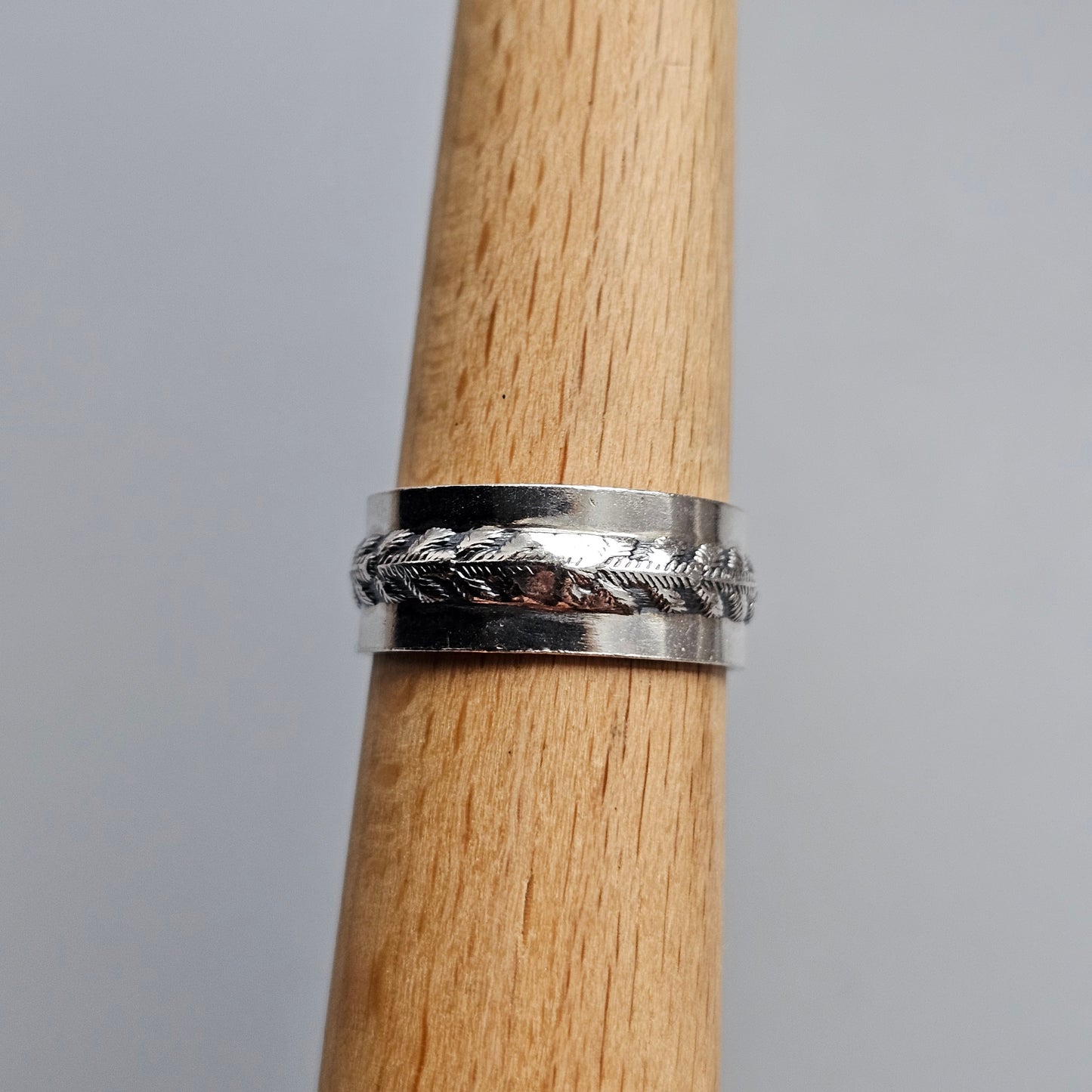 1970s Finnish Silver Band Ring with Raised Spruce Branch Motif - UK Ring Size O -  US Ring Size 7.25 - 1978
