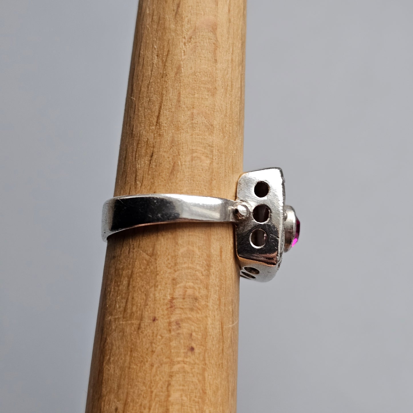 Vintage Soviet Silver Ring with Synthetic Ruby, USSR Era - UK Ring Size M -  US Ring Size 6.25