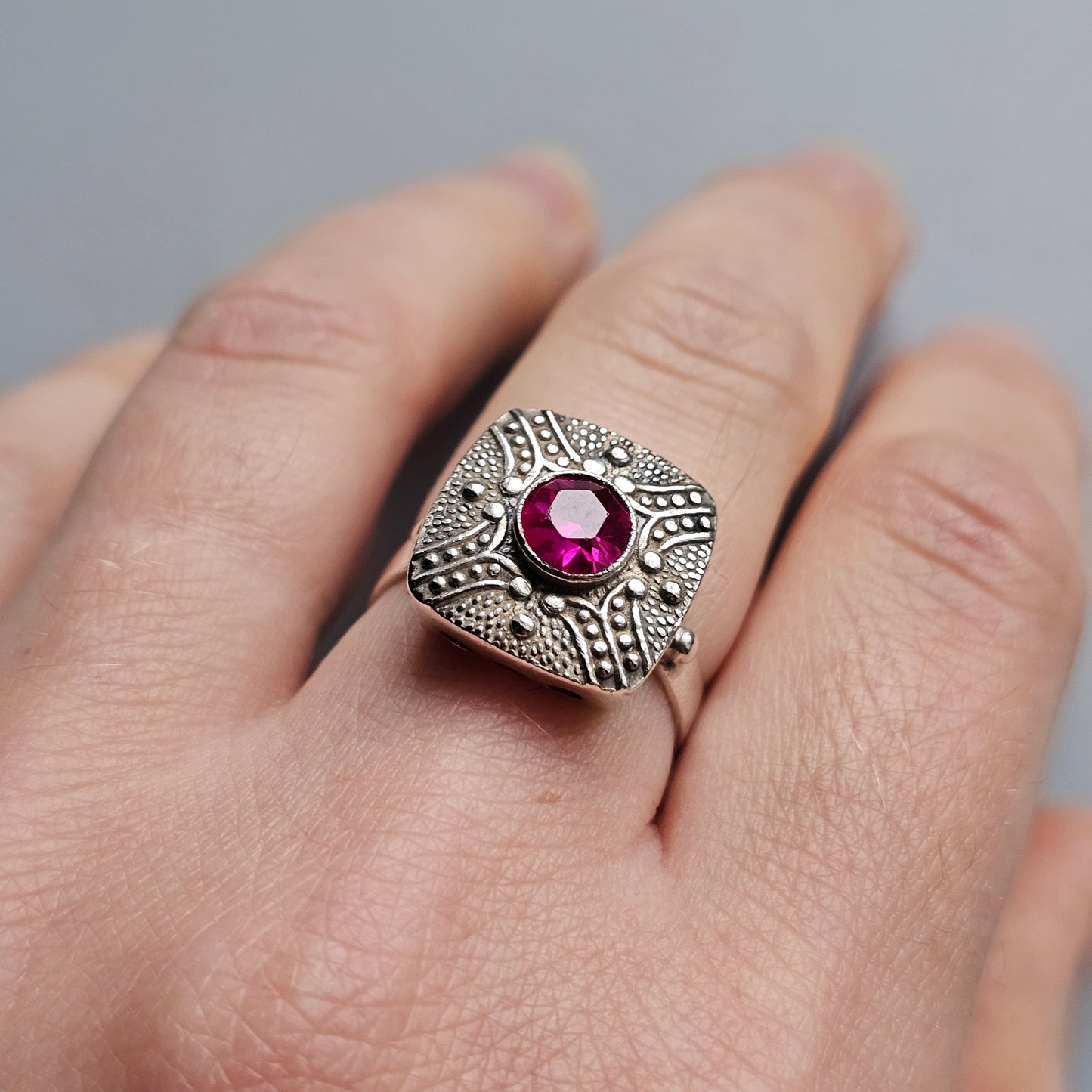 Vintage Soviet Silver Ring with Synthetic Ruby, USSR Era - UK Ring Size M -  US Ring Size 6.25