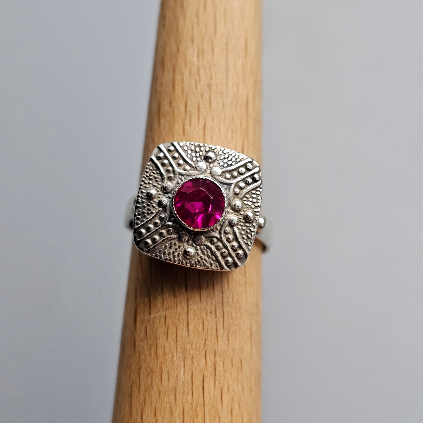 Vintage Soviet Silver Ring with Synthetic Ruby, USSR Era - UK Ring Size M -  US Ring Size 6.25