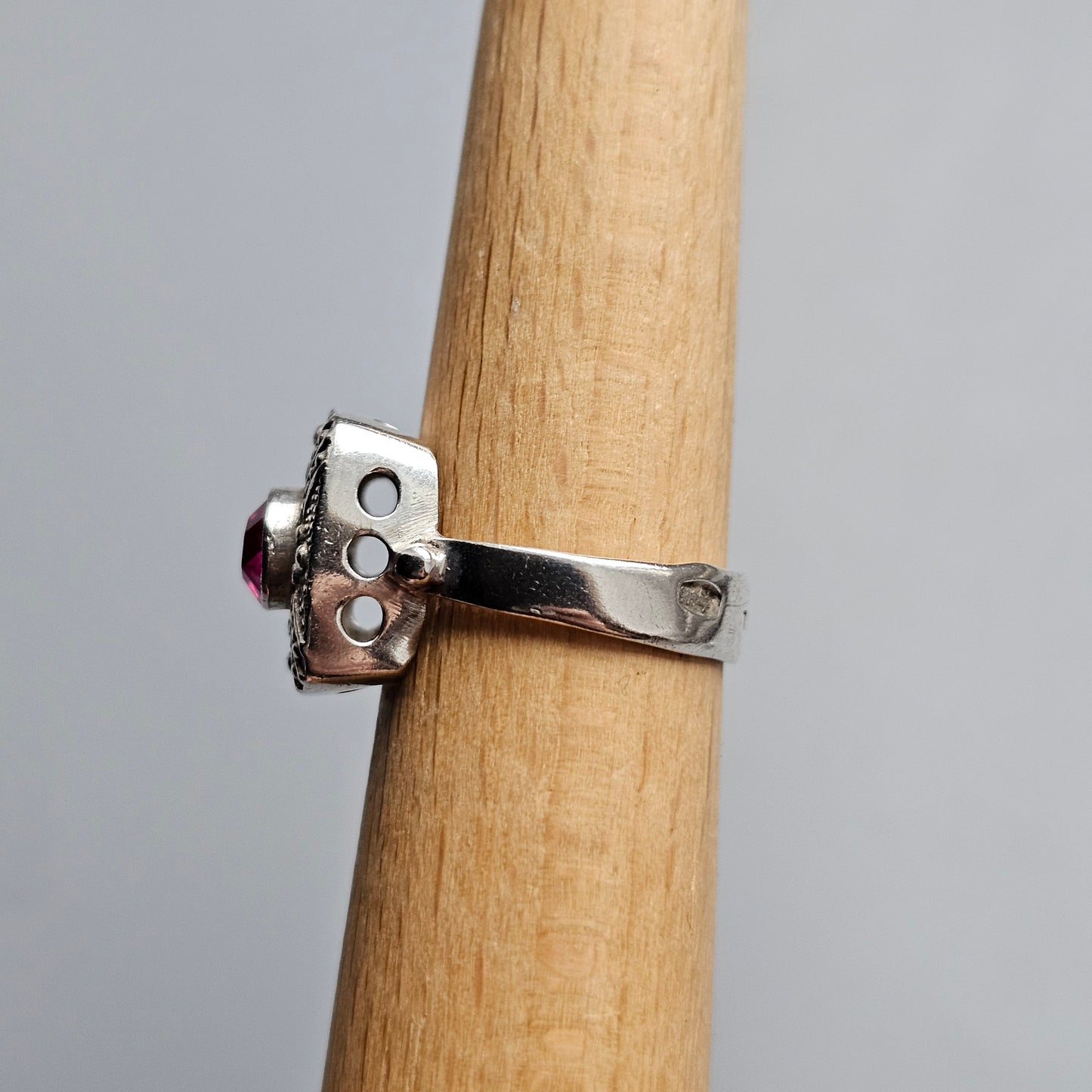 Vintage Soviet Silver Ring with Synthetic Ruby, USSR Era - UK Ring Size M -  US Ring Size 6.25